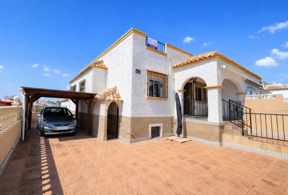 Casa cuádruple - Reventa - La Marina - La Marina