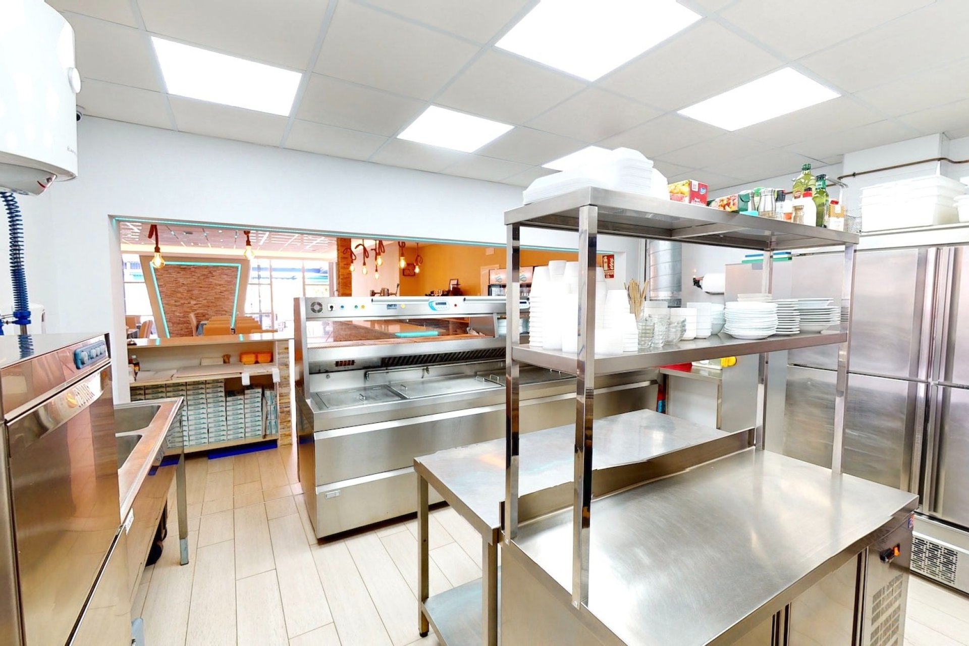 Resale - commercial property - La Marina