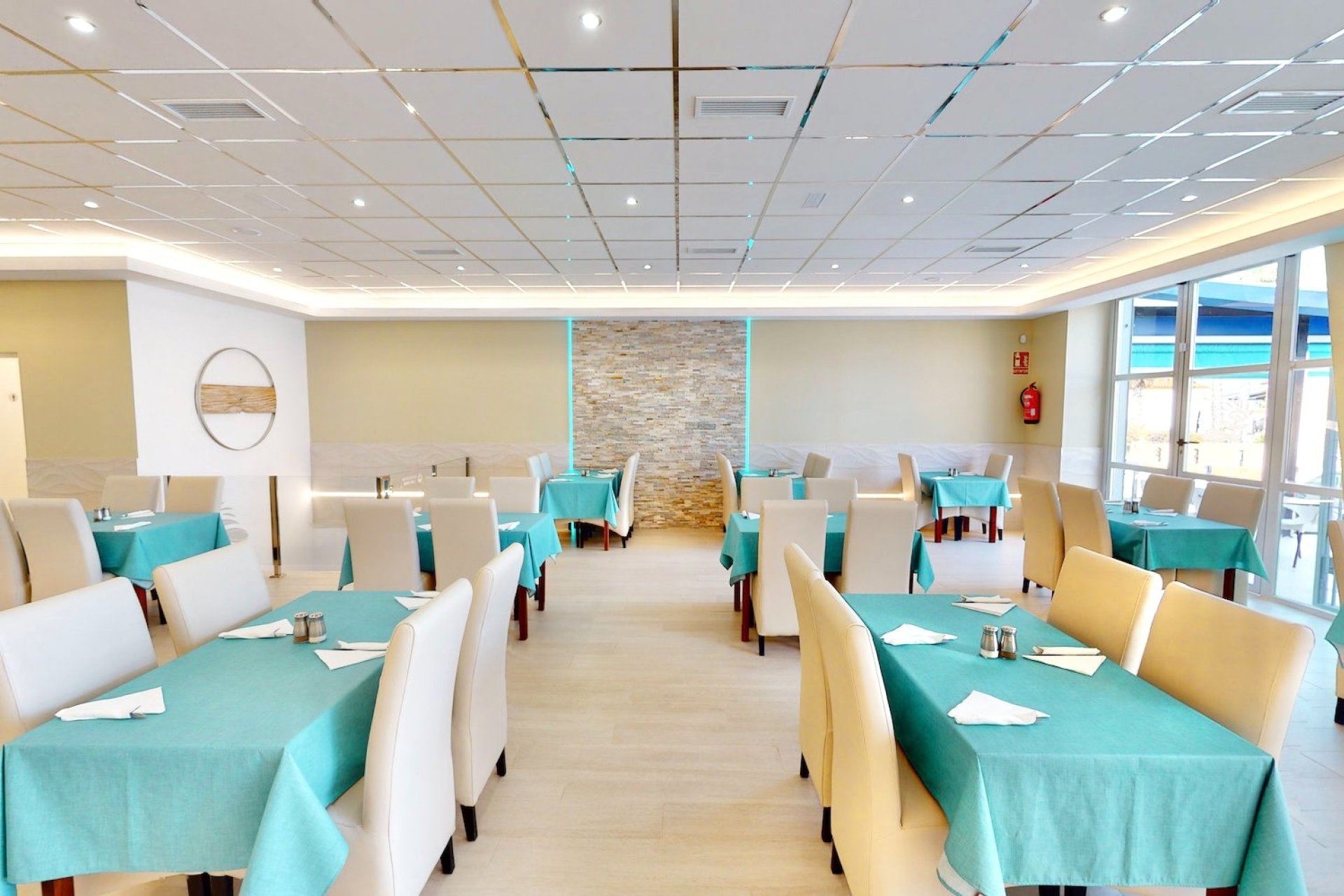 Resale - commercial property - La Marina