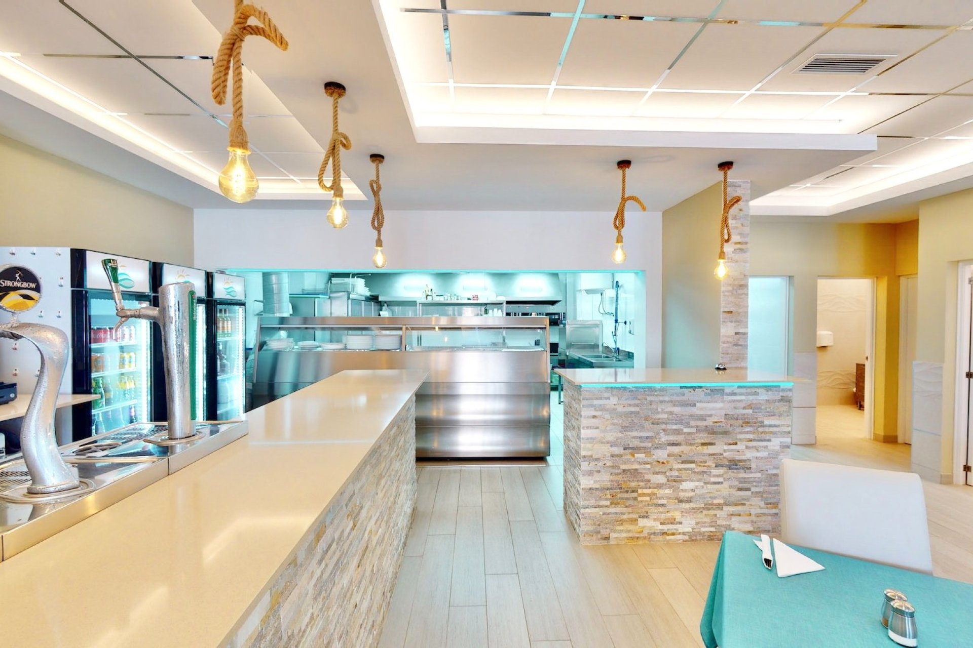 Resale - commercial property - La Marina