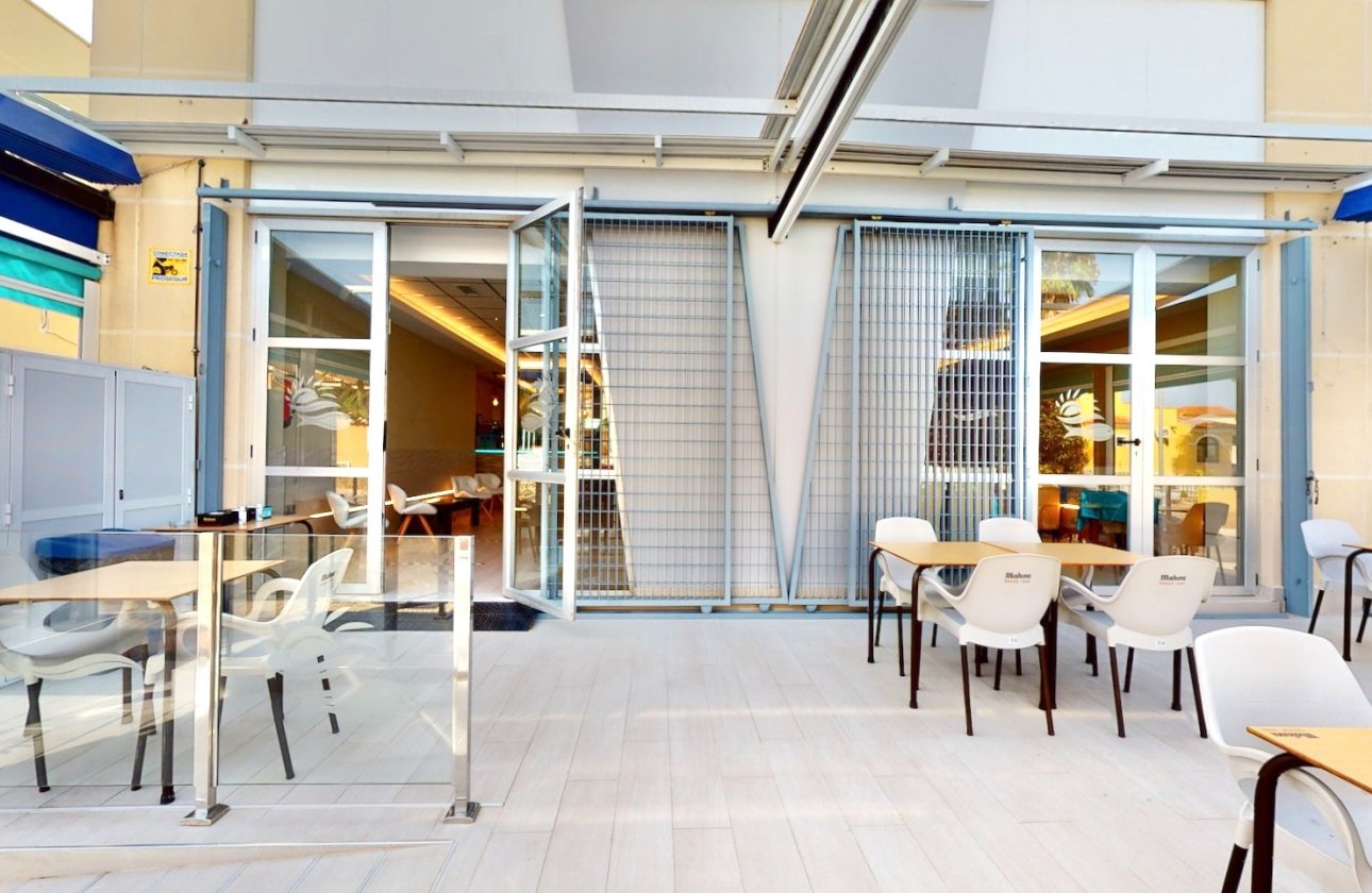 Resale - commercial property - La Marina