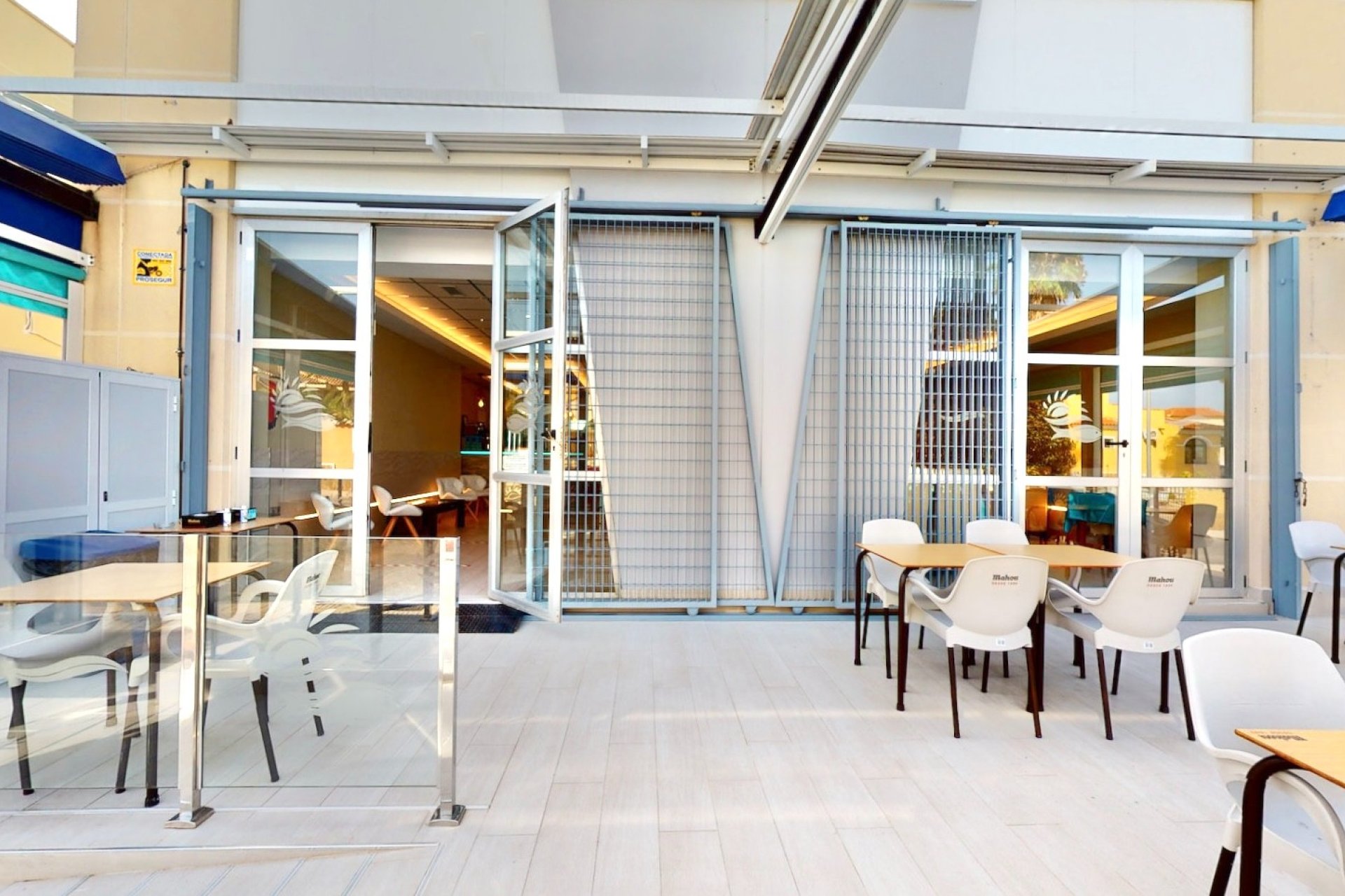 Resale - commercial property - La Marina