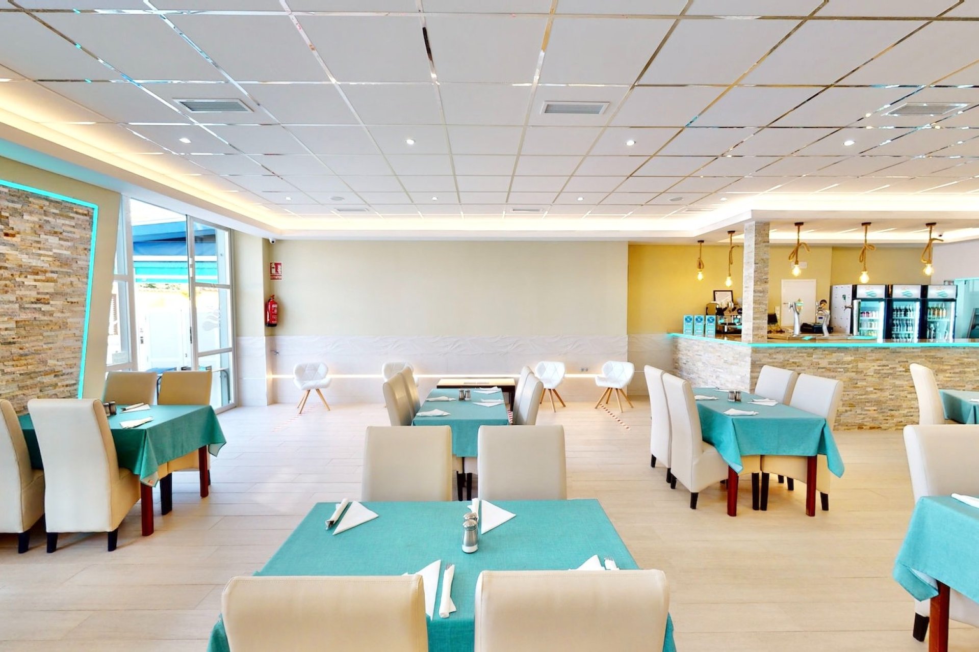 Resale - commercial property - La Marina