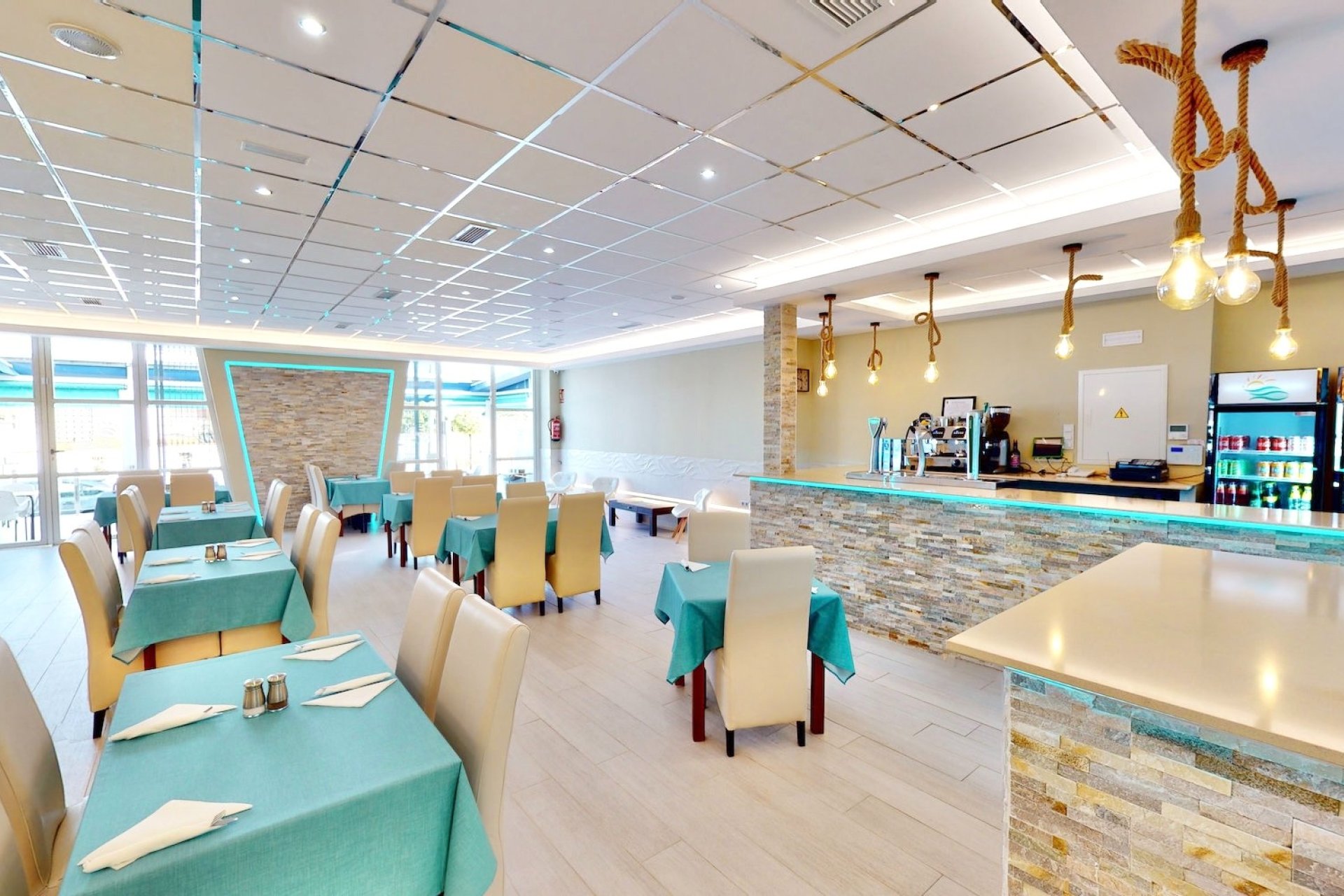 Resale - commercial property - La Marina