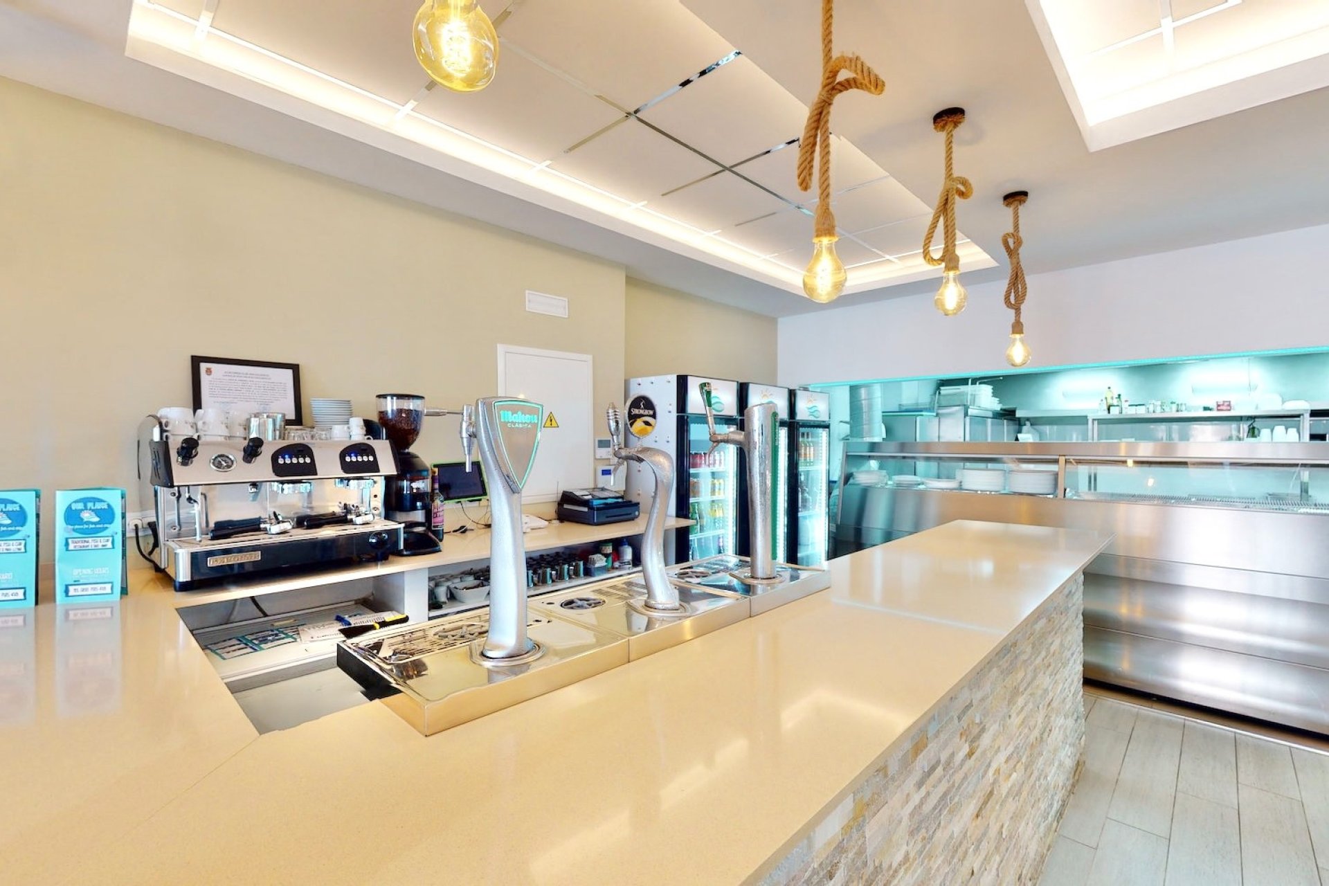 Resale - commercial property - La Marina