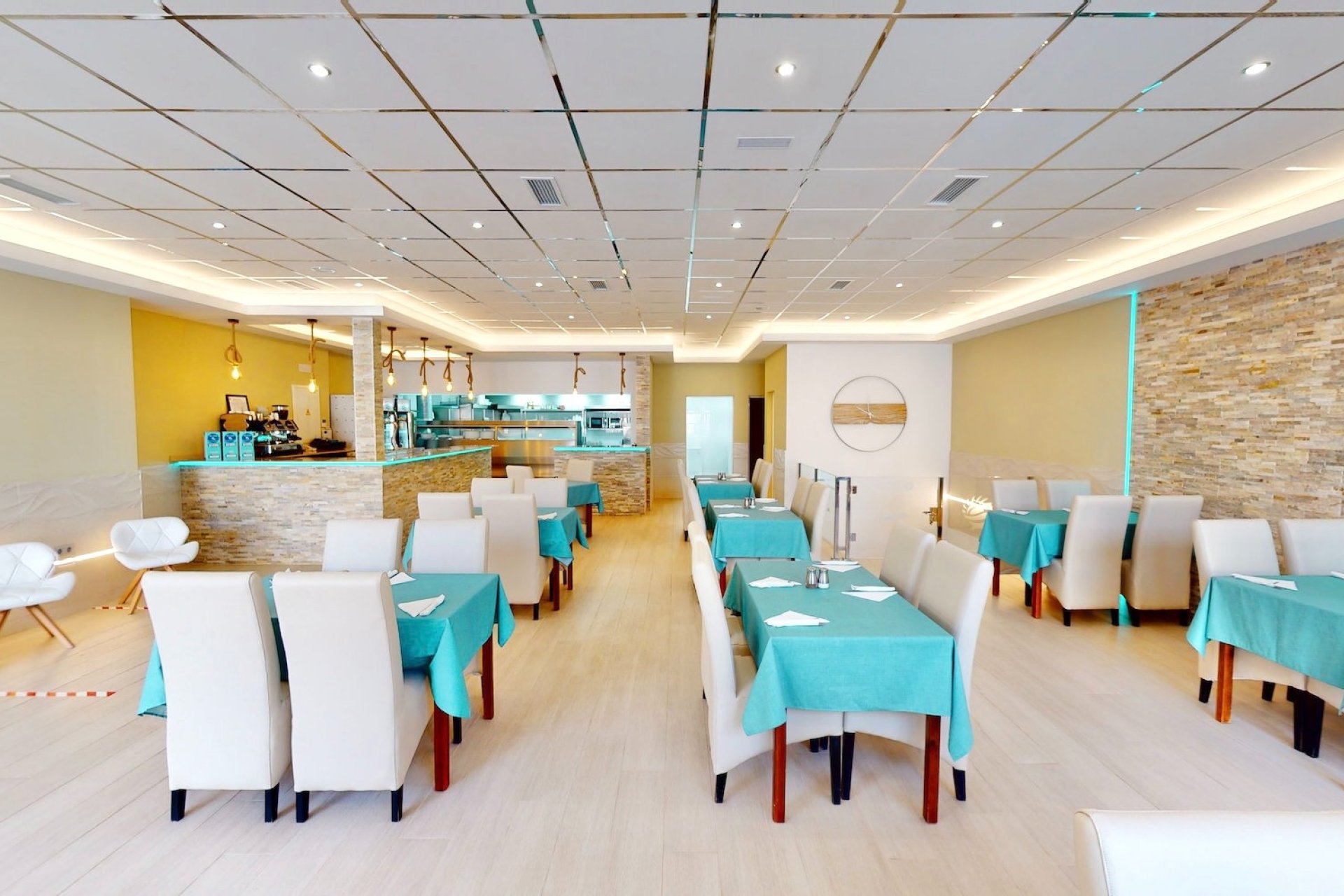 Resale - commercial property - La Marina