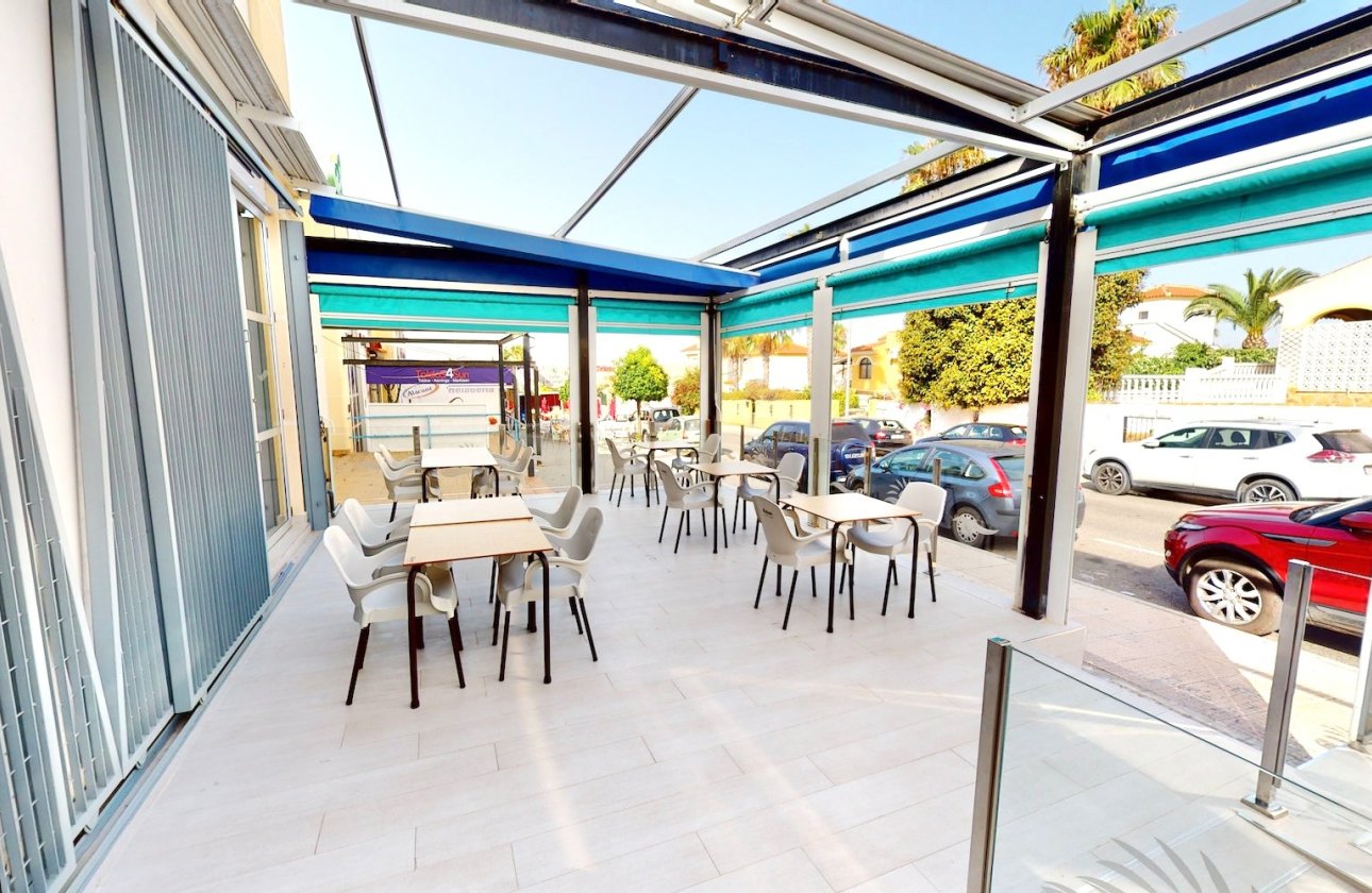 Resale - commercial property - La Marina