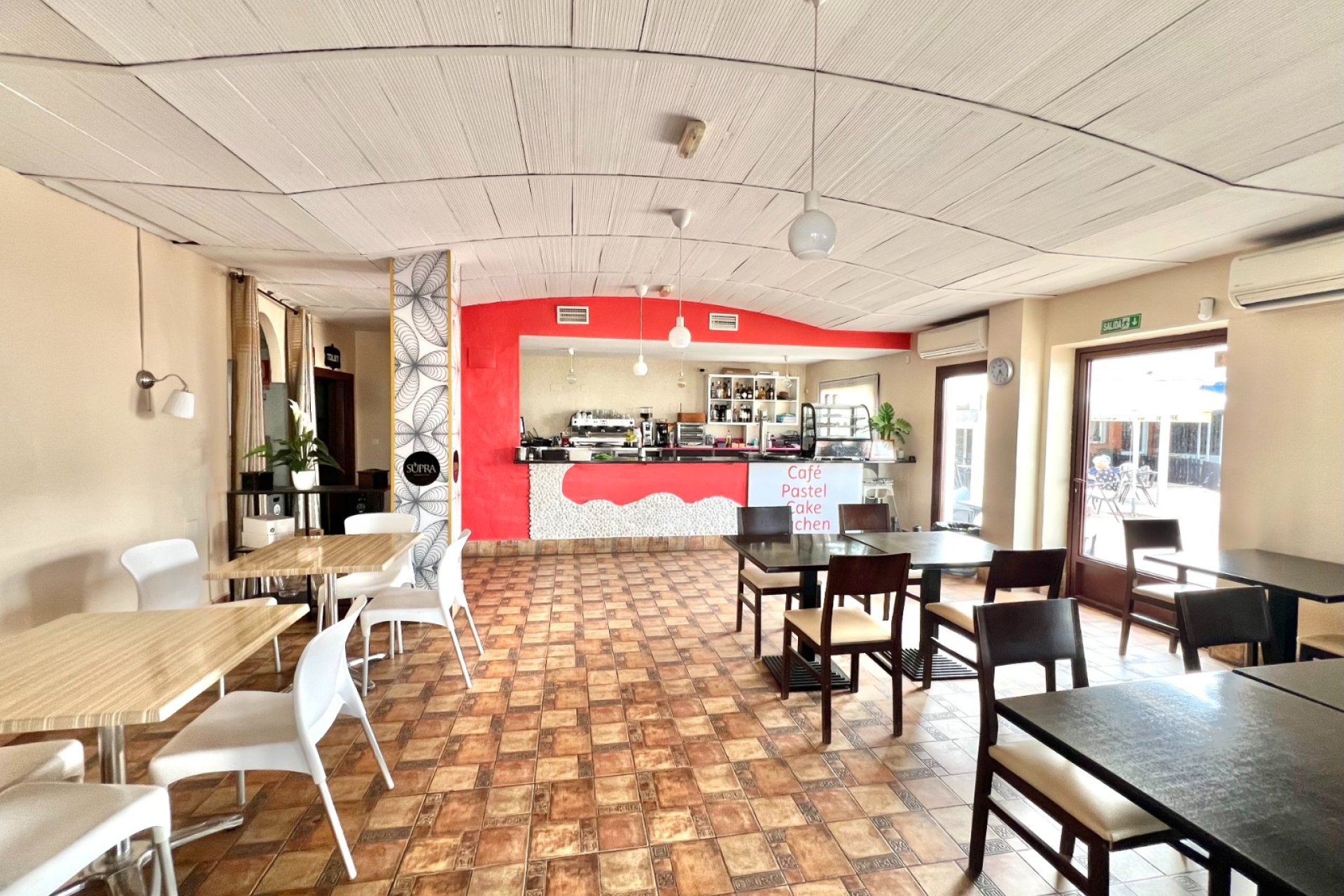 Resale - commercial property - La Marina