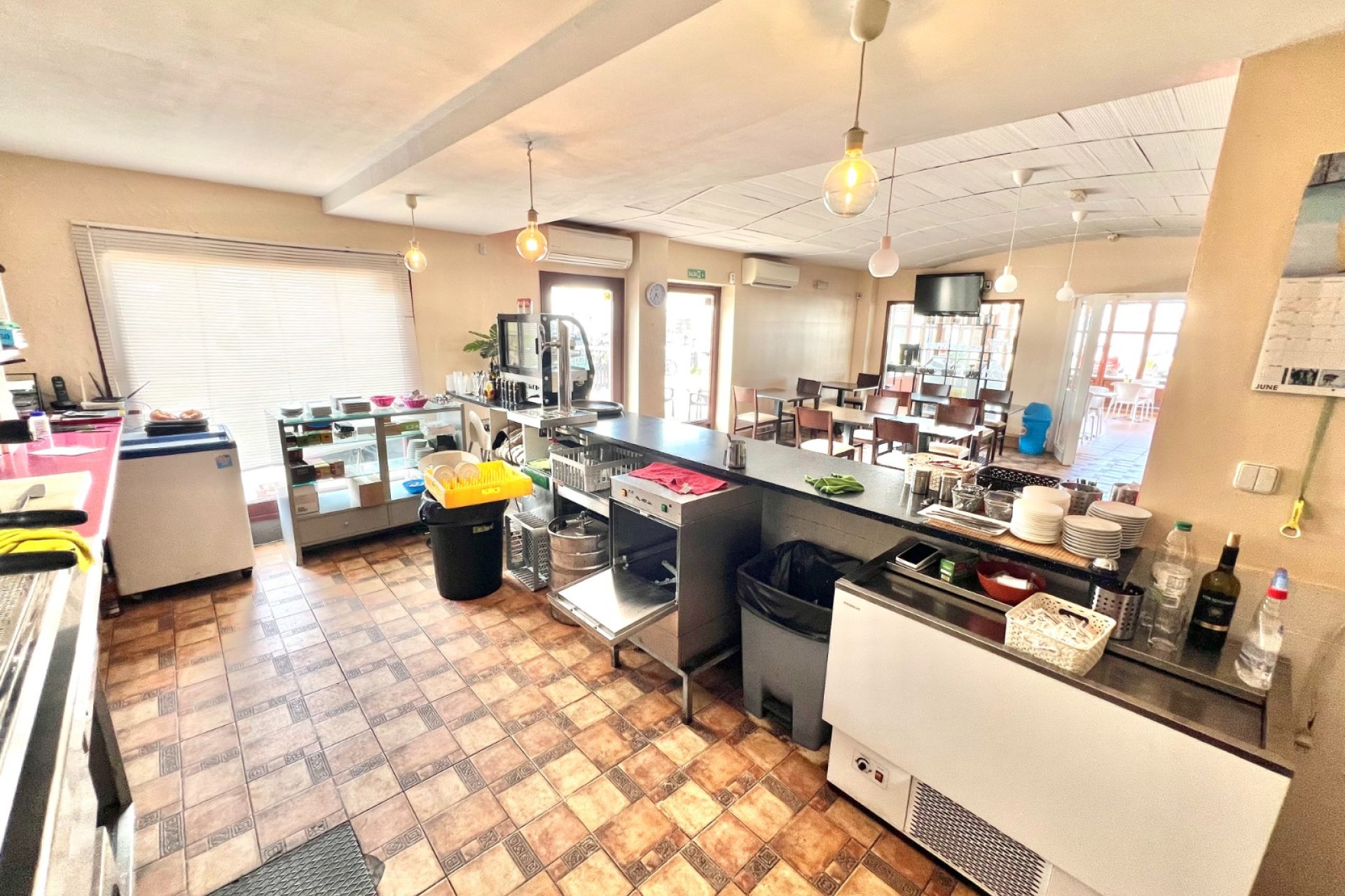 Resale - commercial property - La Marina