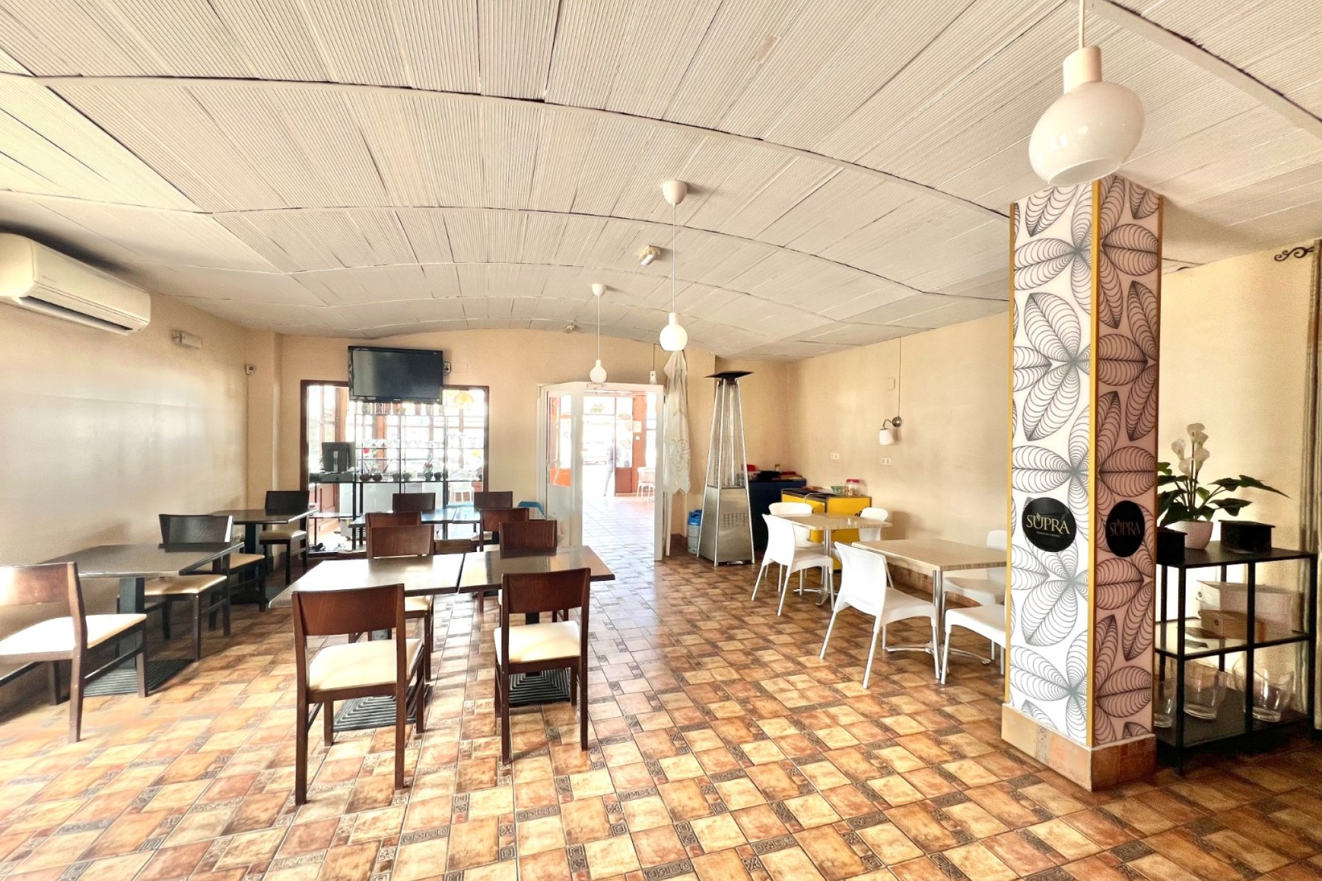 Resale - commercial property - La Marina