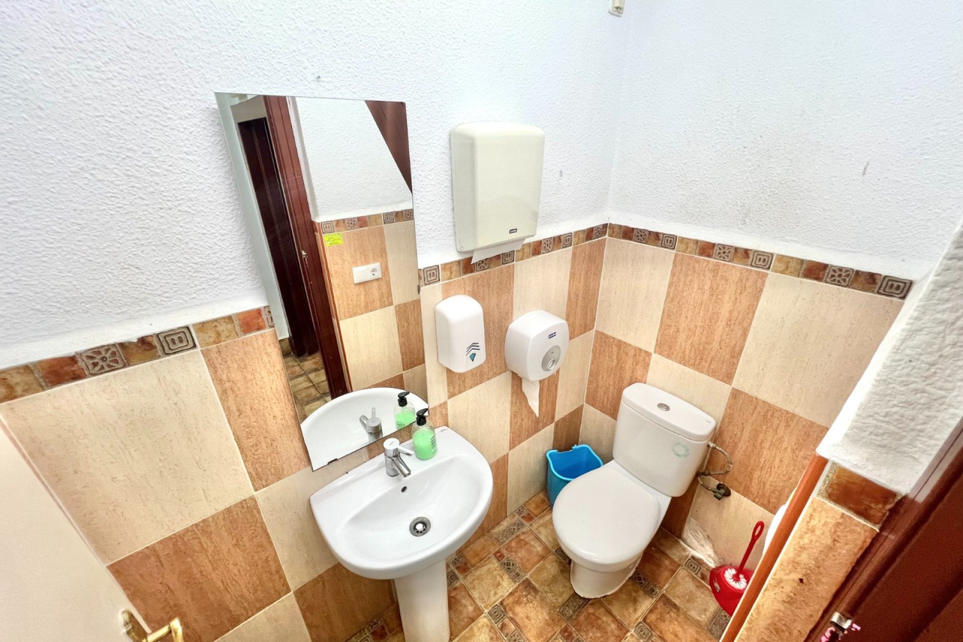 Resale - commercial property - La Marina