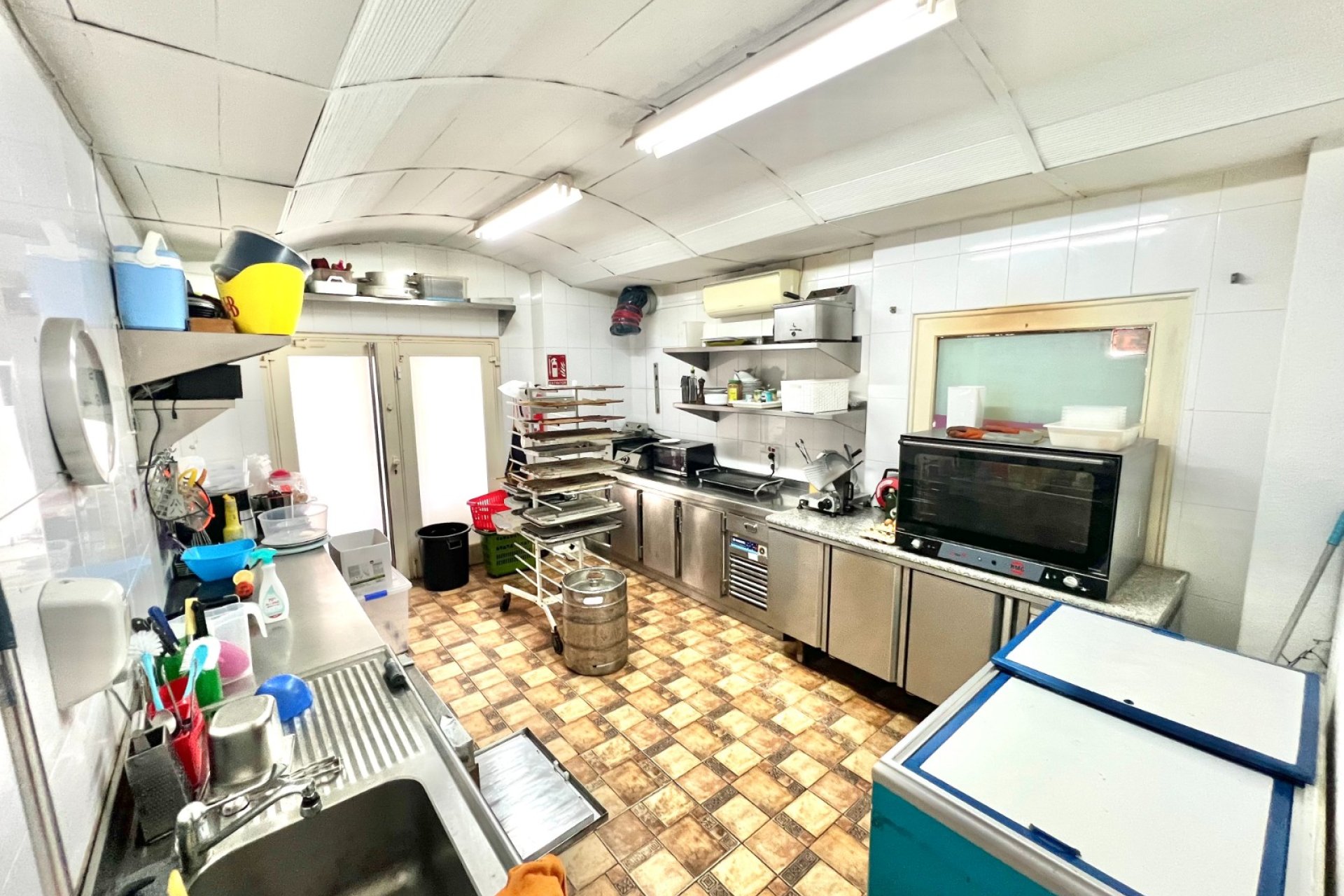 Resale - commercial property - La Marina