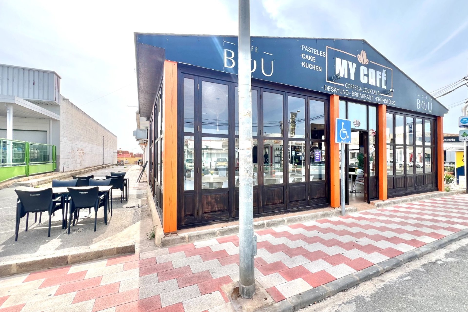 Resale - commercial property - La Marina