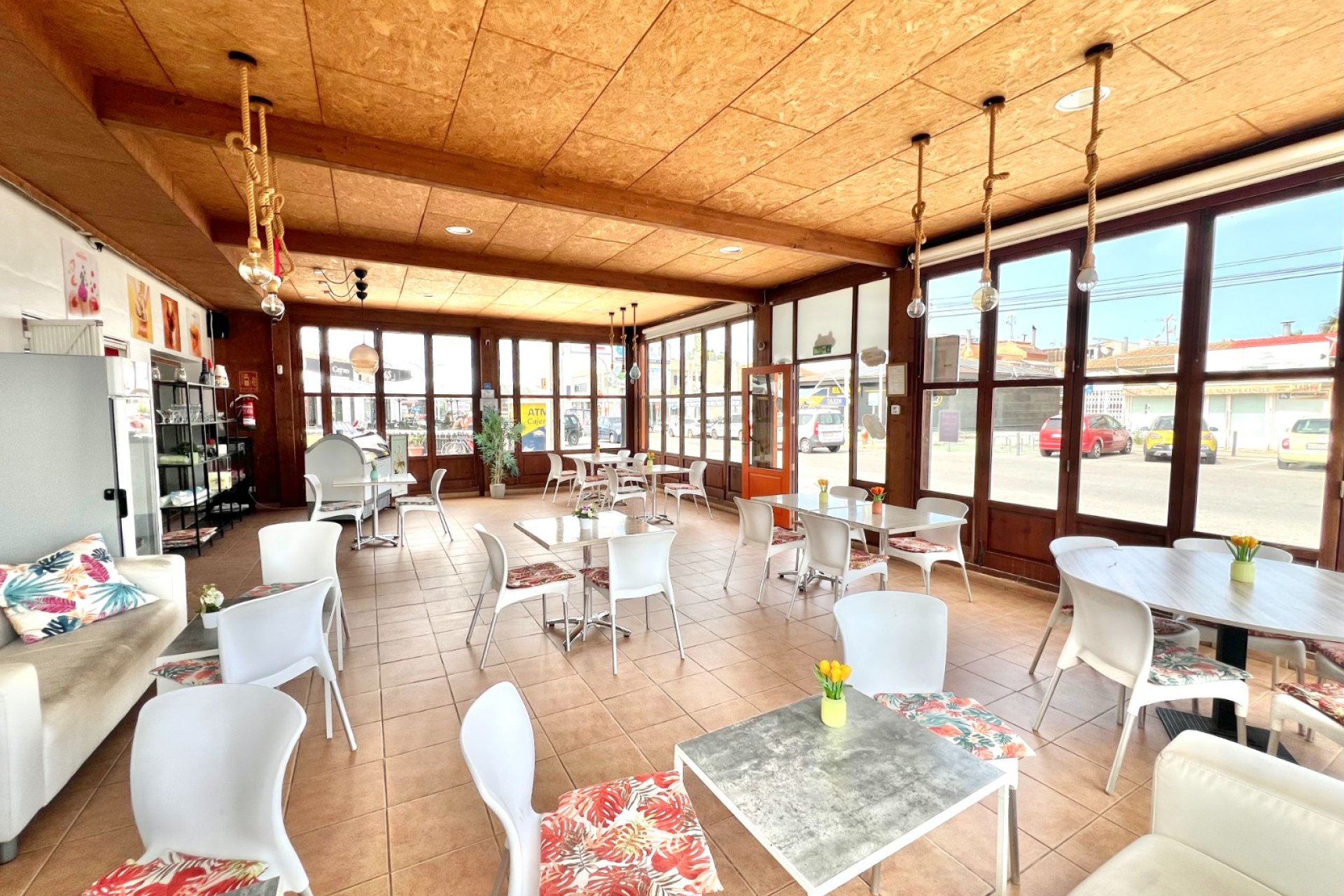 Resale - commercial property - La Marina