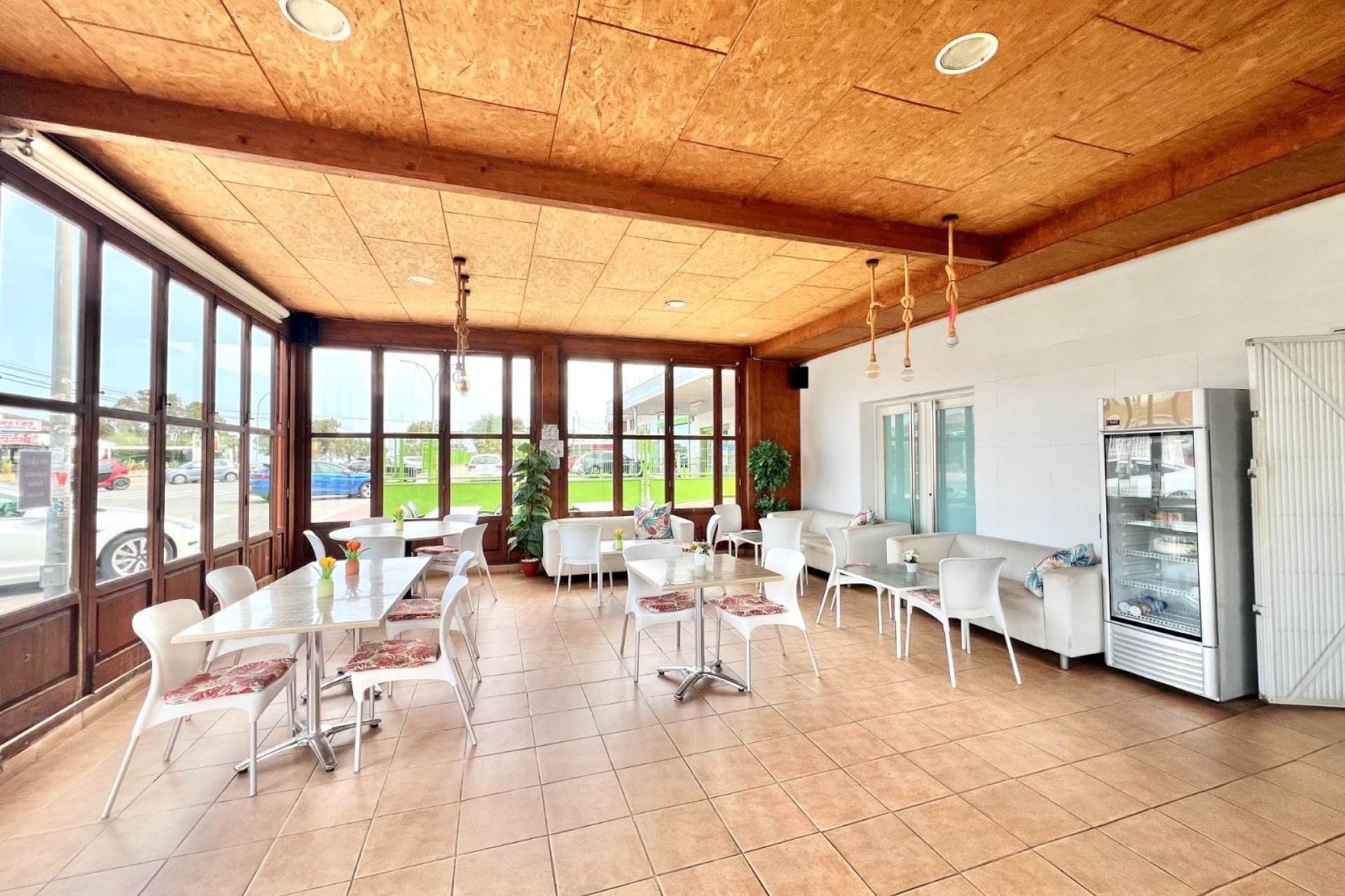 Resale - commercial property - La Marina