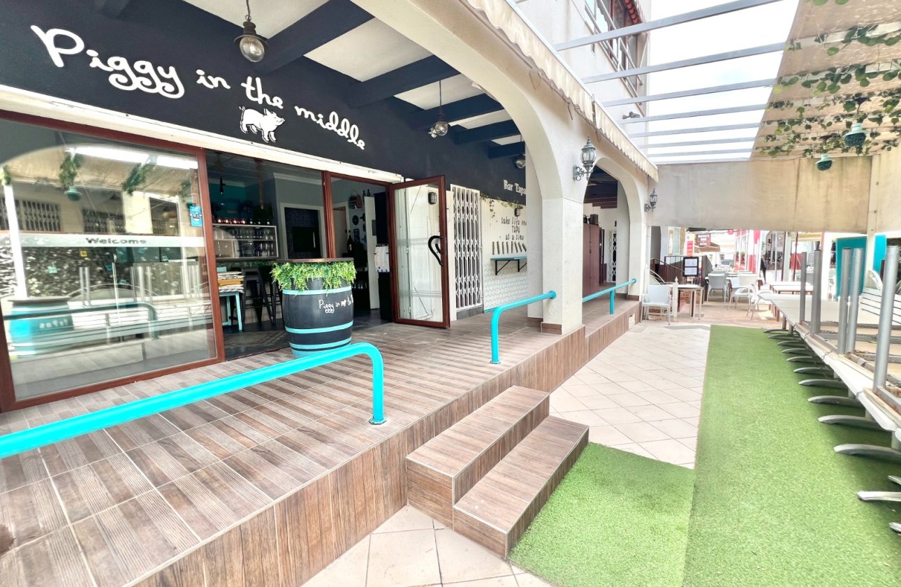 Resale - commercial property - La Marina