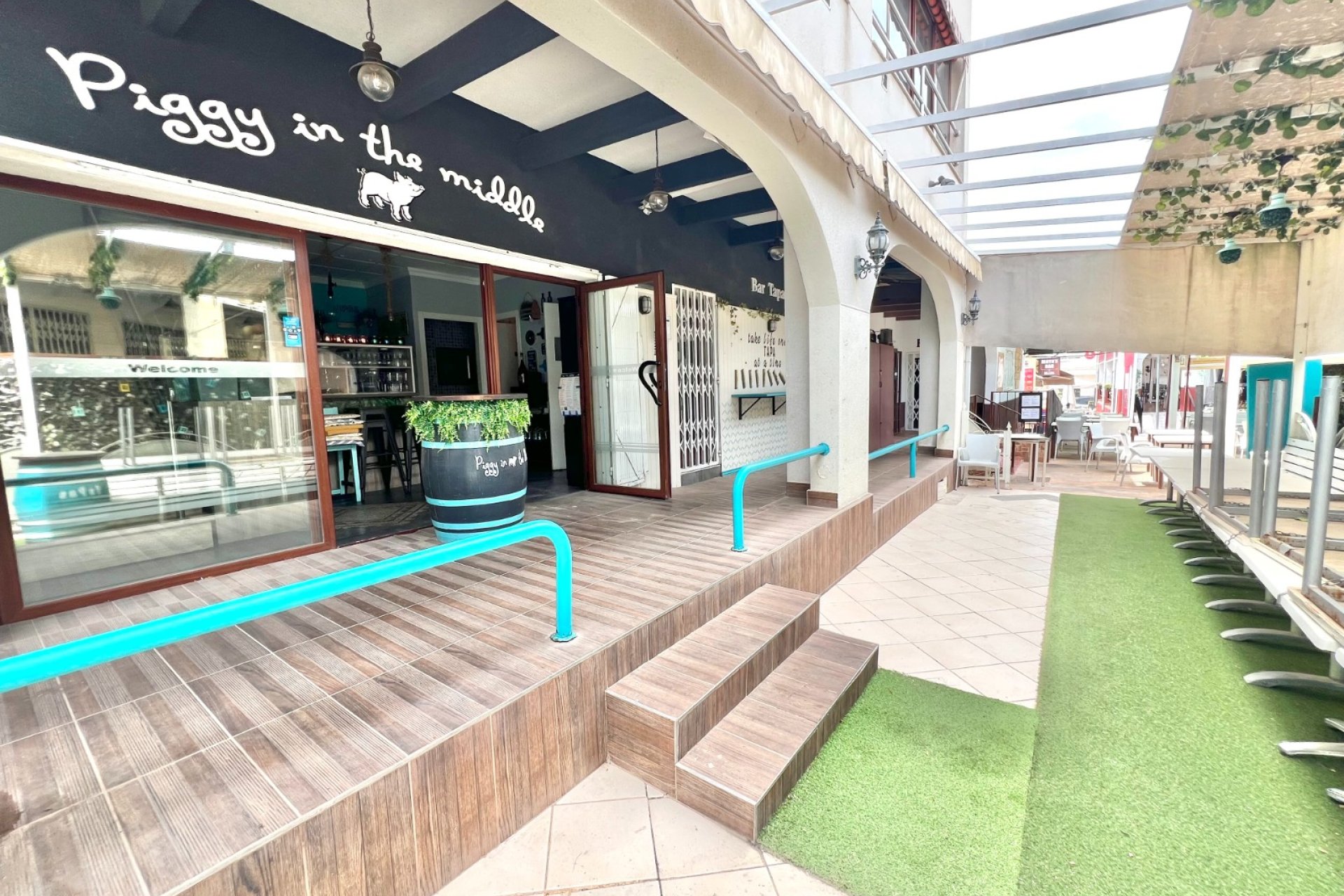 Resale - commercial property - La Marina