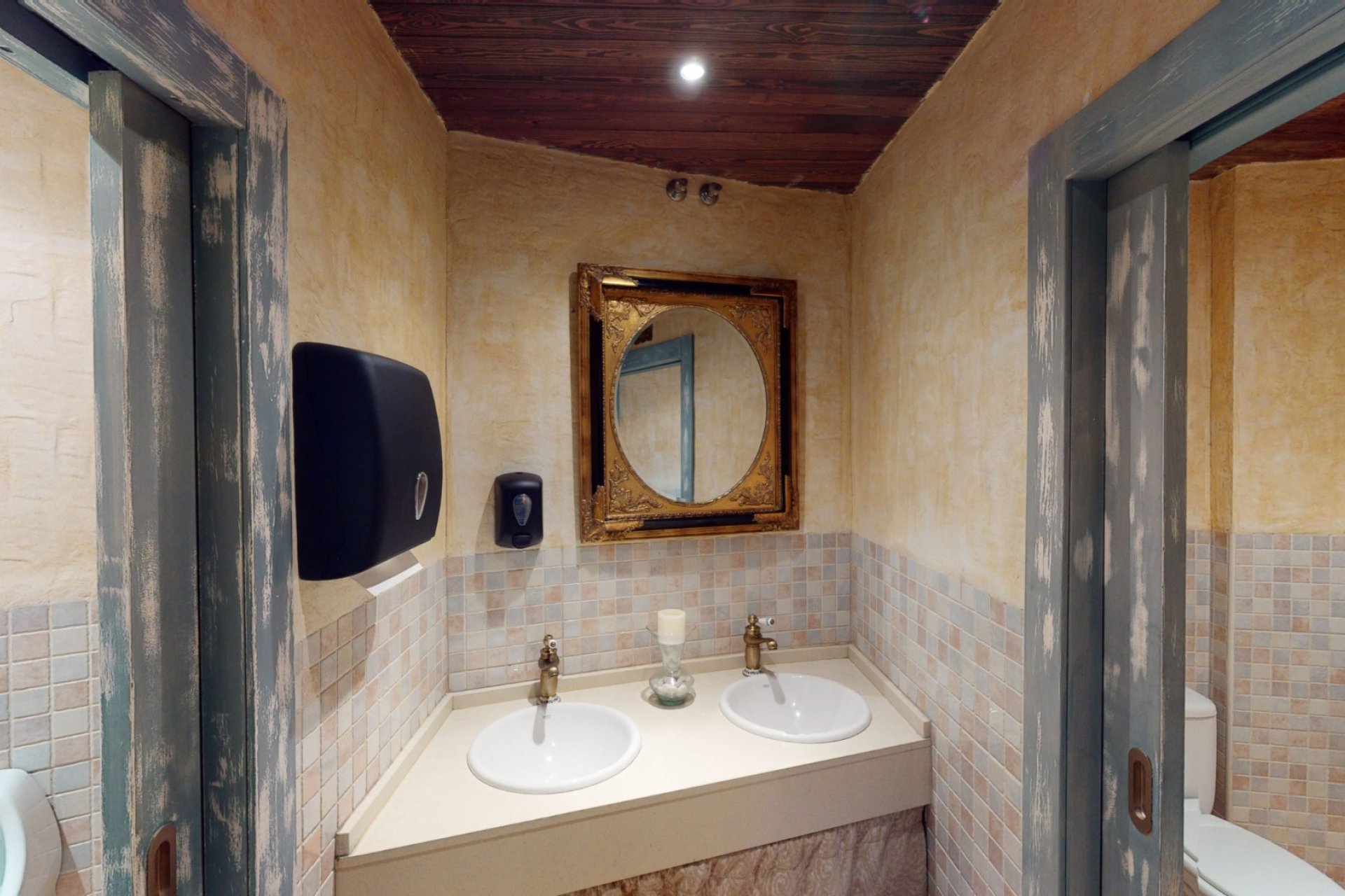 Resale - commercial property - La Marina