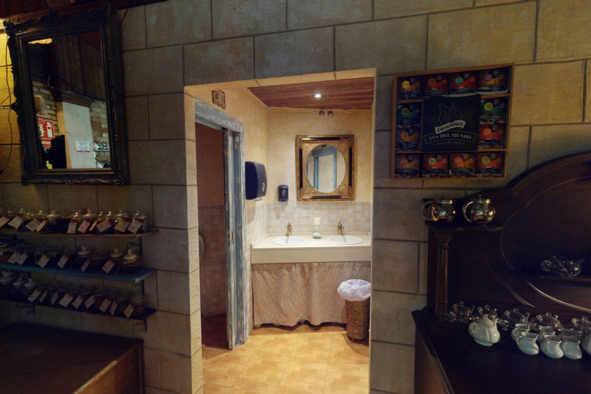 Resale - commercial property - La Marina