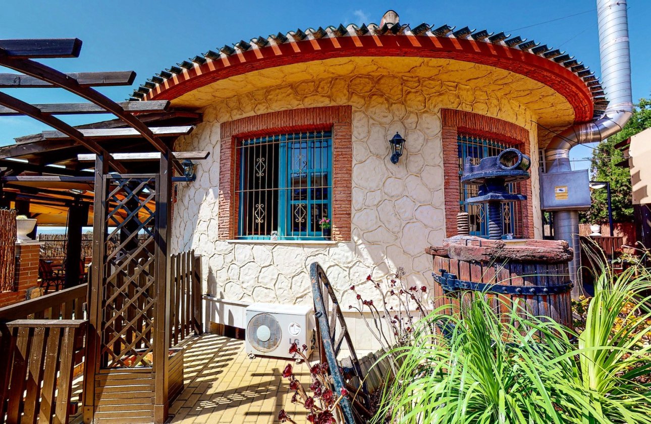 Resale - commercial property - La Marina