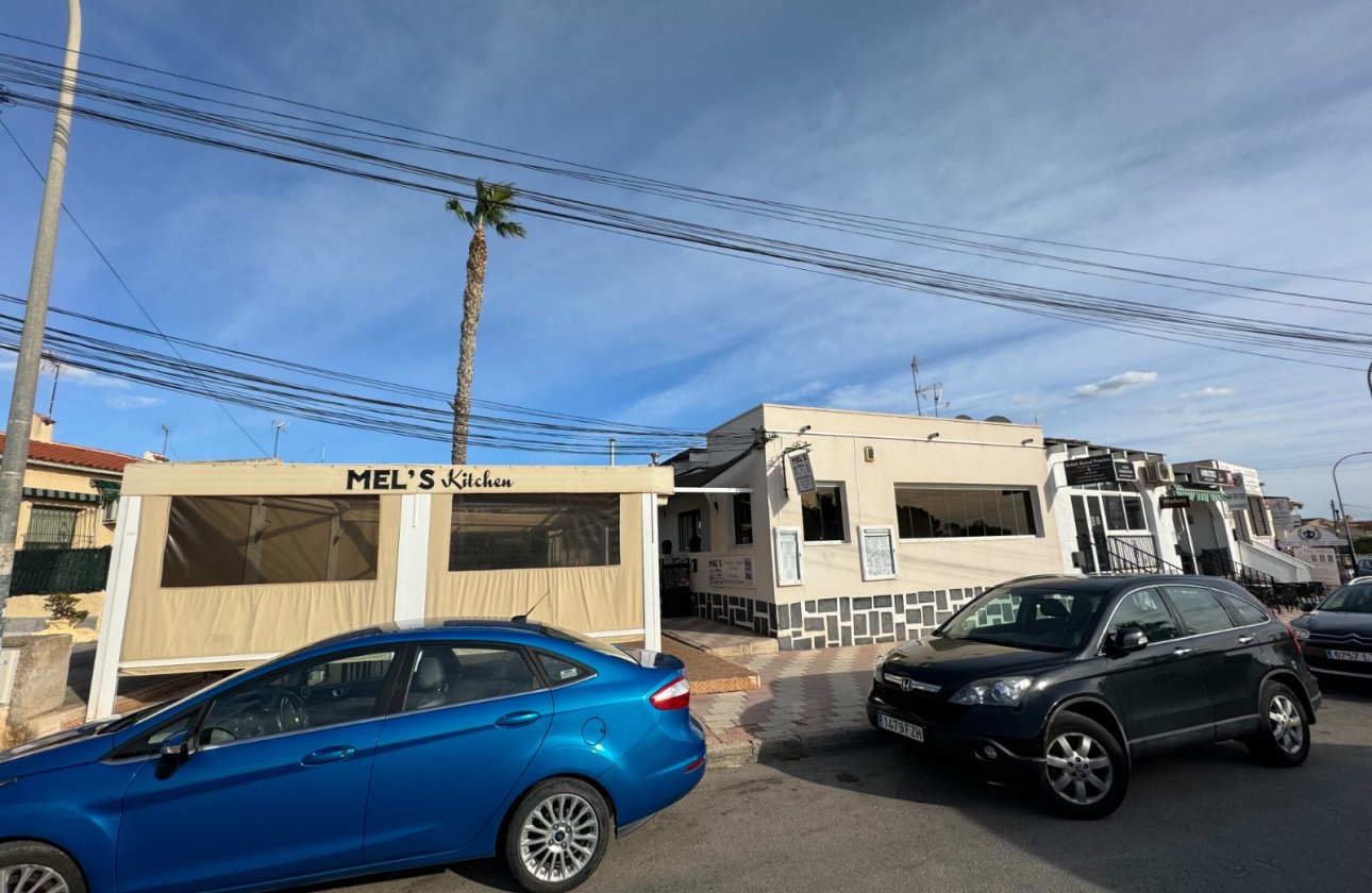 Resale - commercial property - La Marina