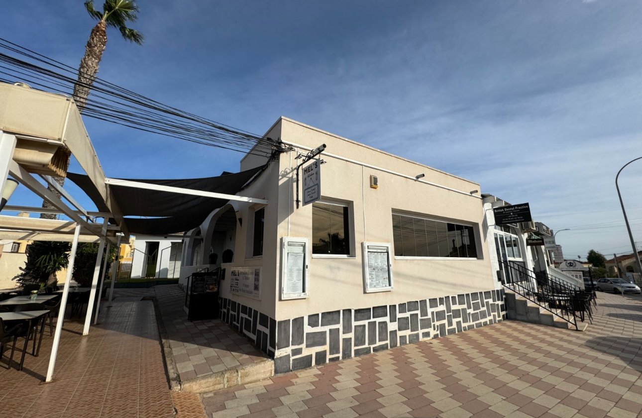 Resale - commercial property - La Marina