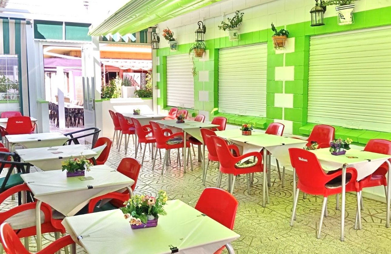 Resale - commercial property - La Marina