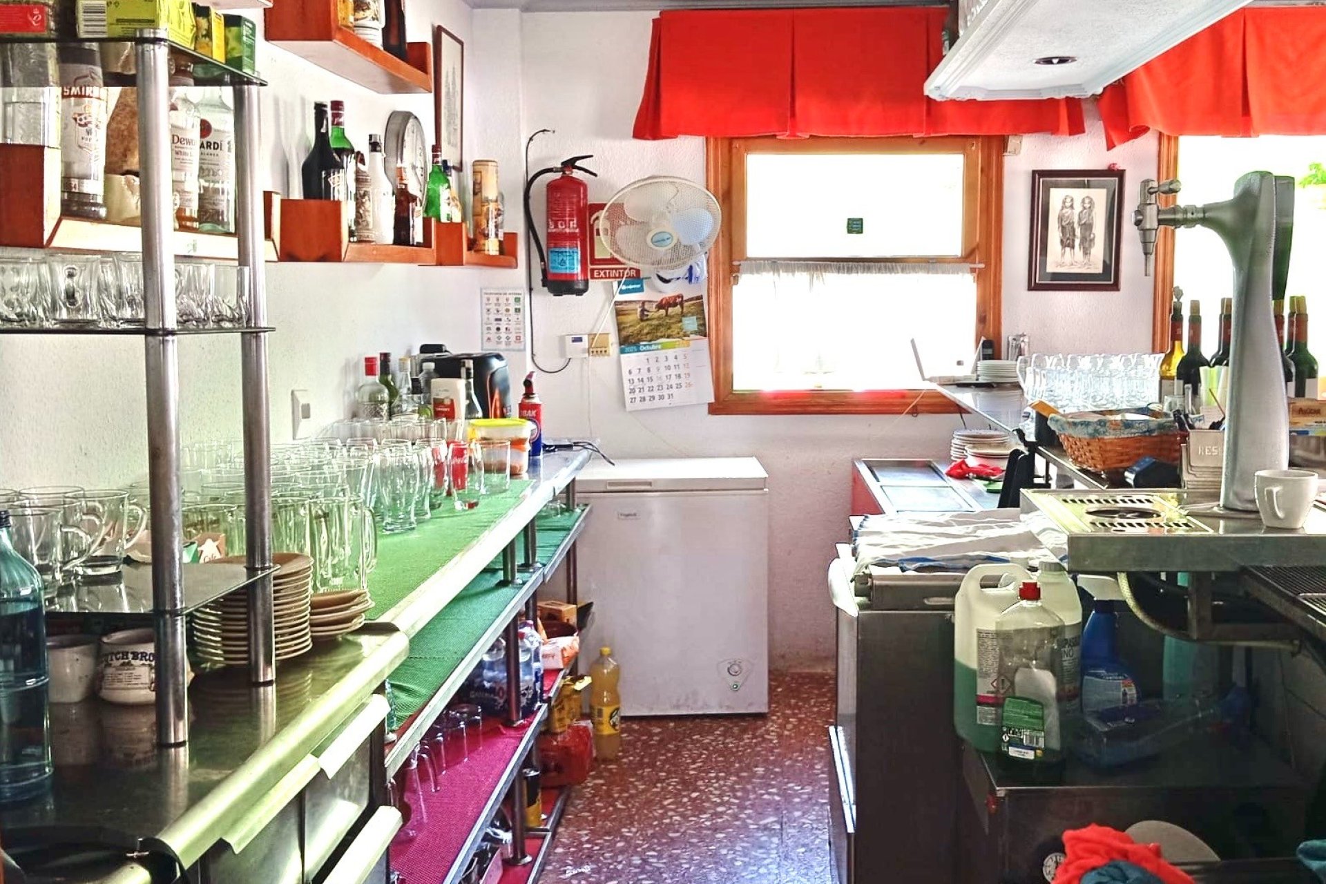 Resale - commercial property - La Marina