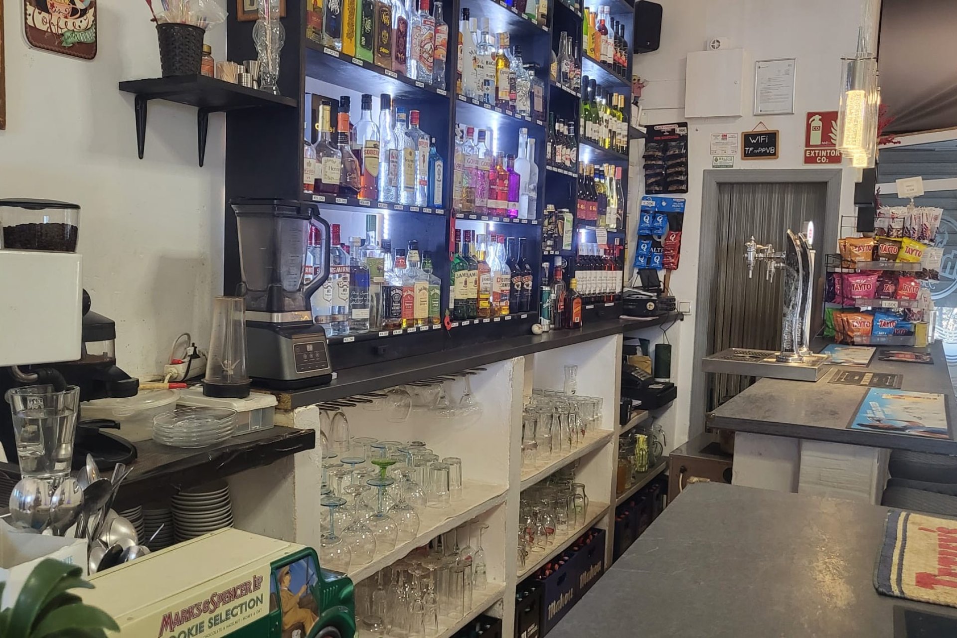 Resale - commercial property - La Marina