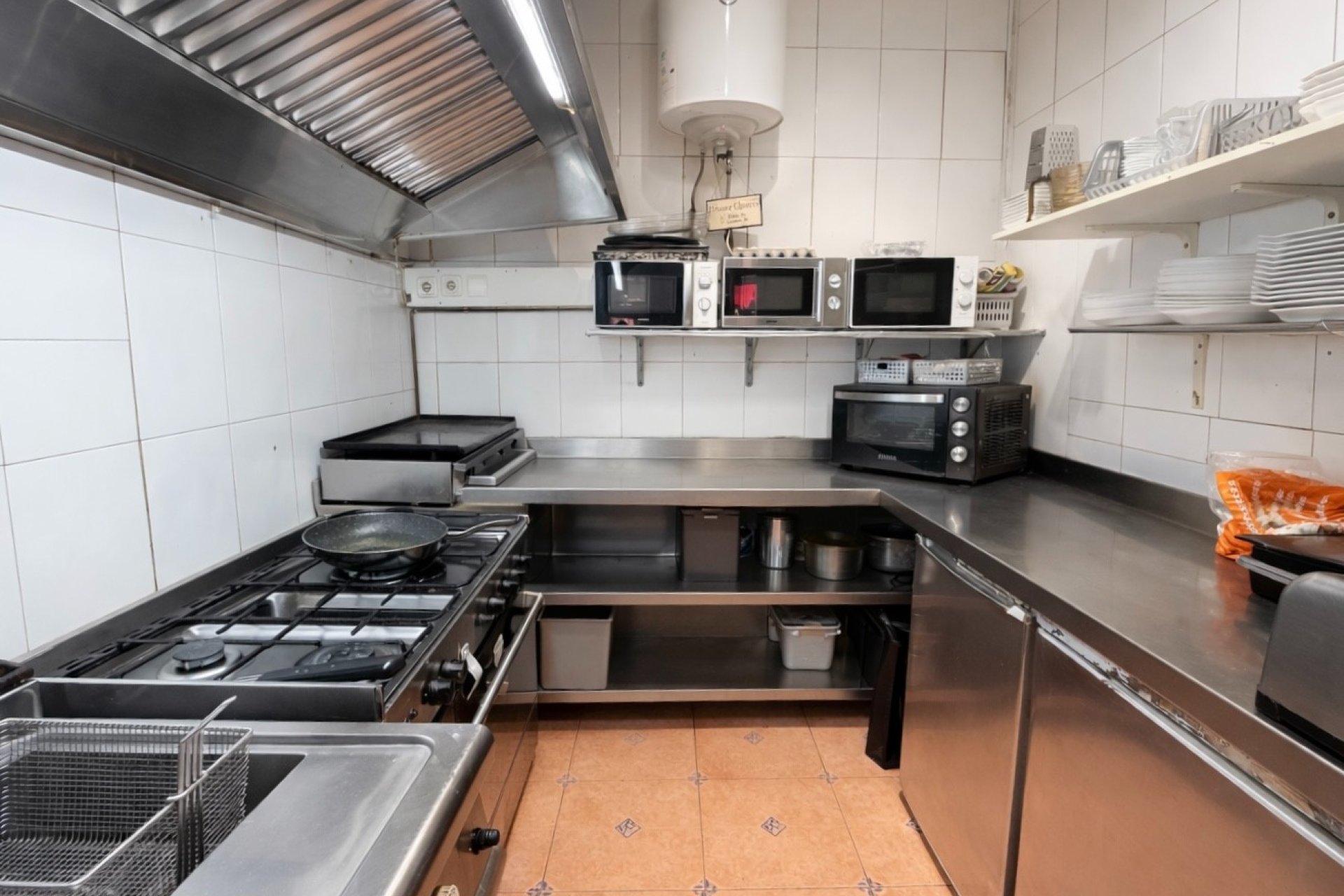 Resale - commercial property - La Marina