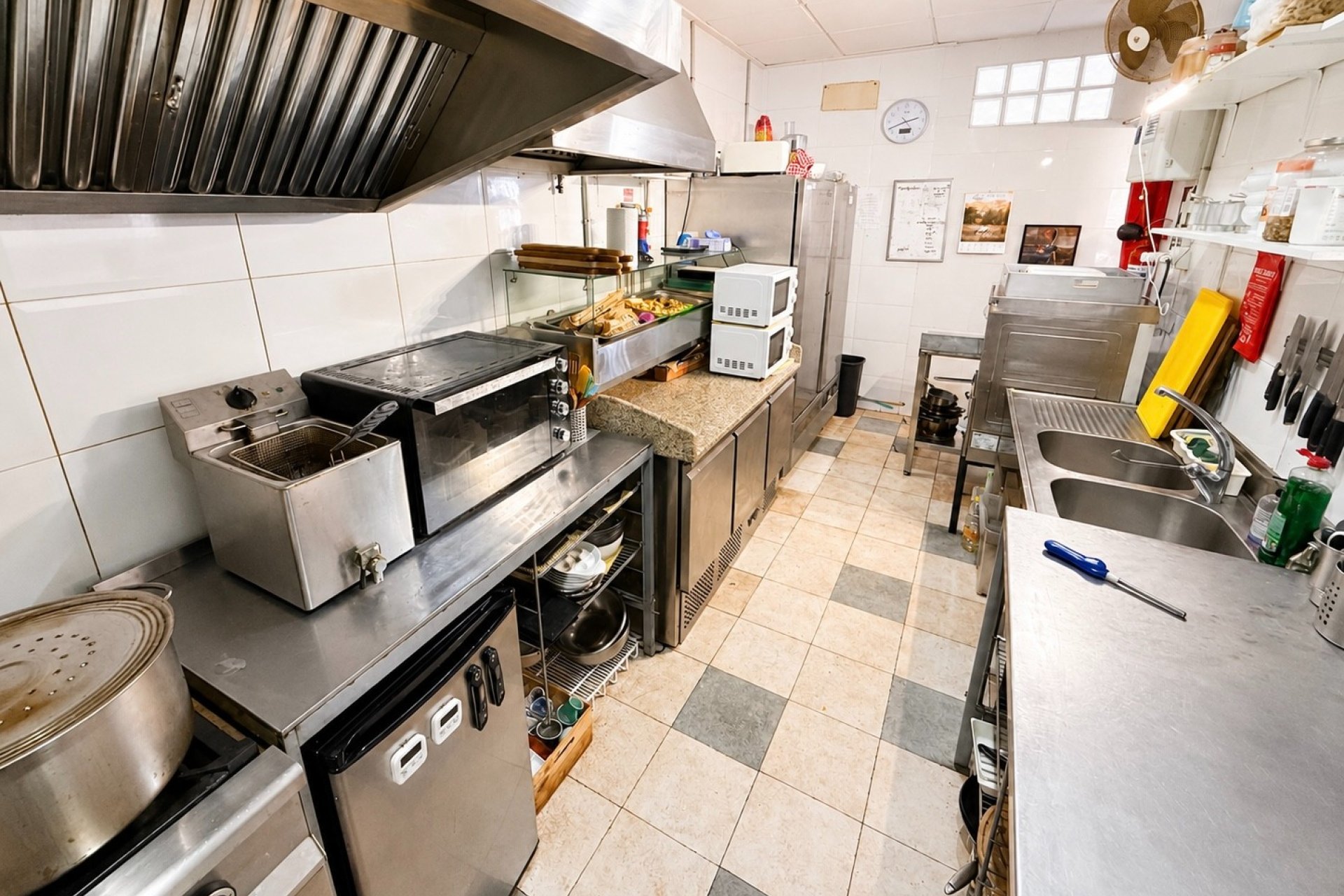 Resale - commercial property - La Marina