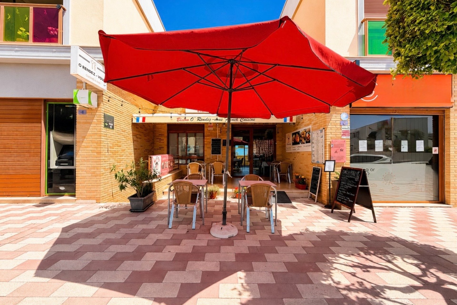 Resale - commercial property - La Marina