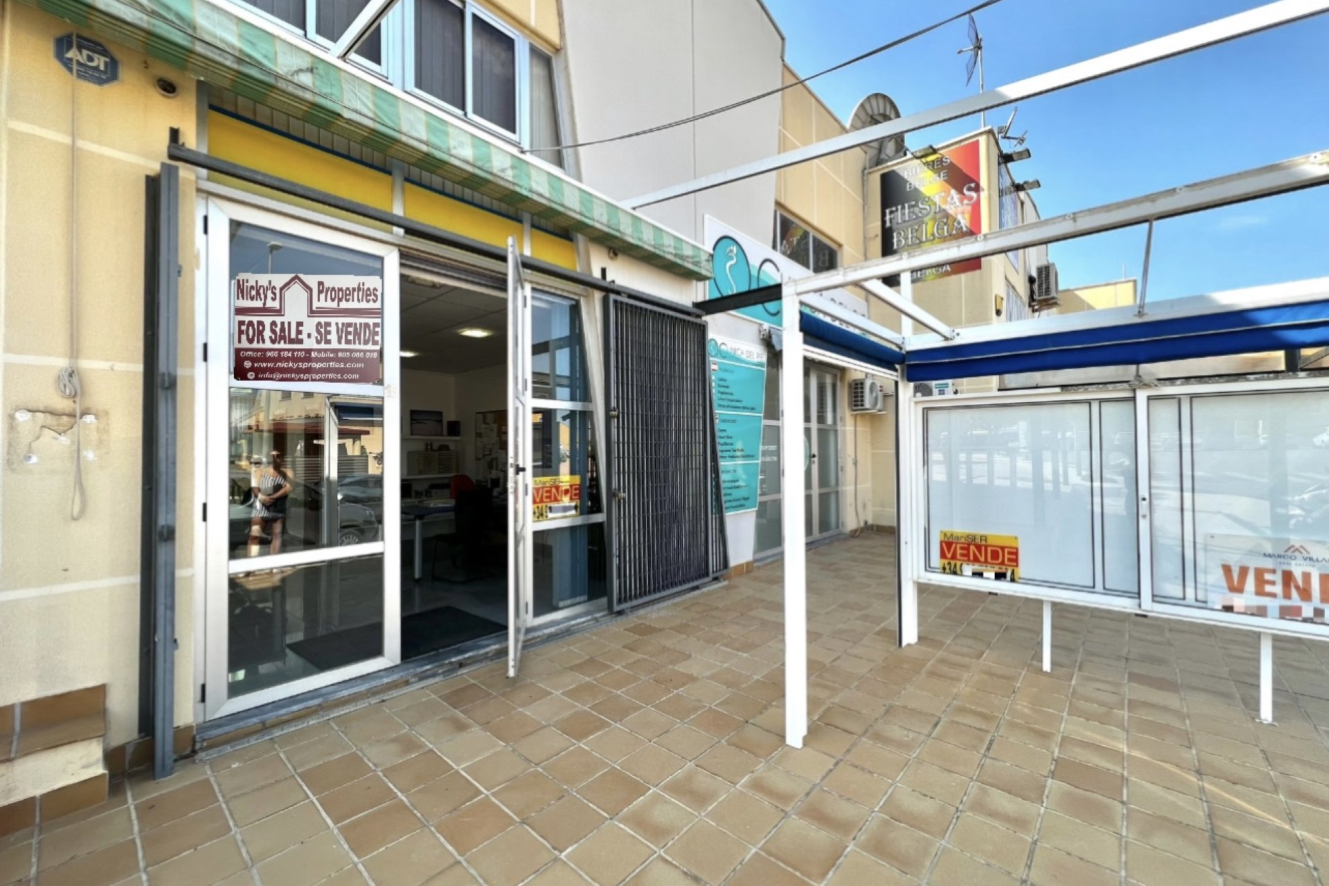 Resale - commercial property - La Marina