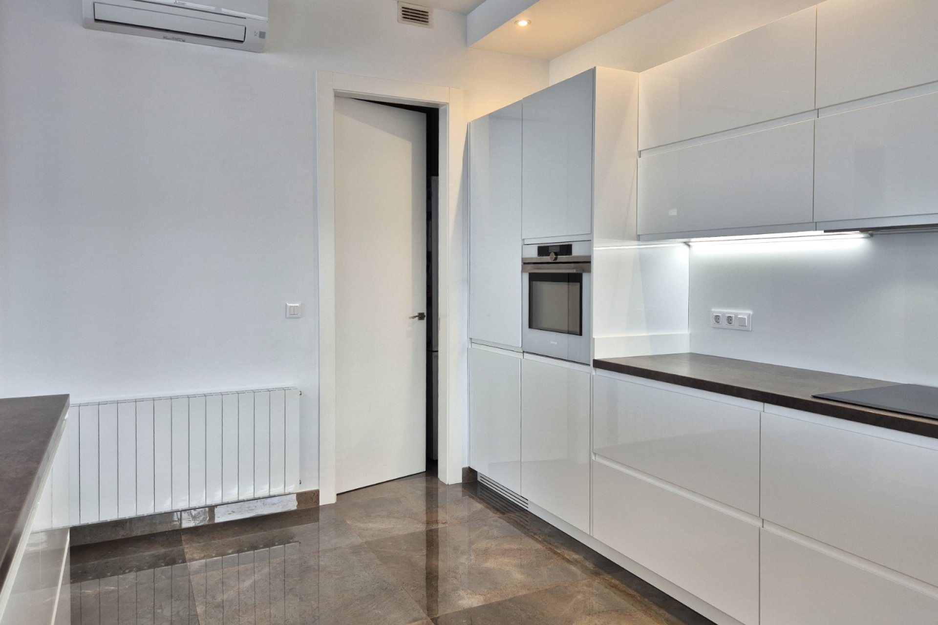 Resale - Detached Villa - La Escuera - La Marina