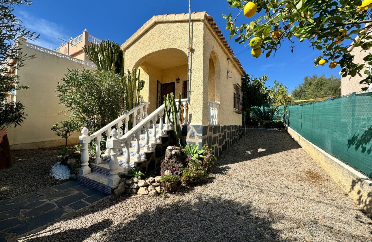 Resale - Detached Villa - La Marina