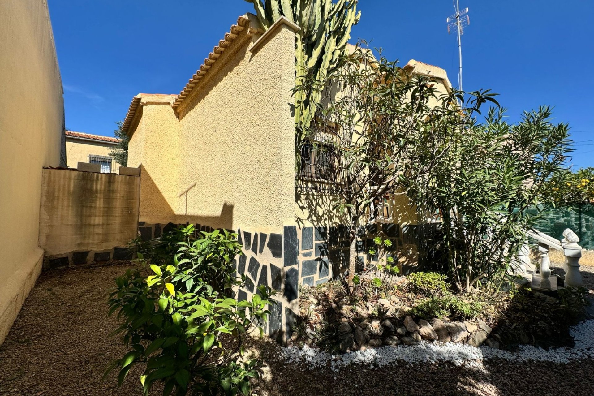 Resale - Detached Villa - La Marina