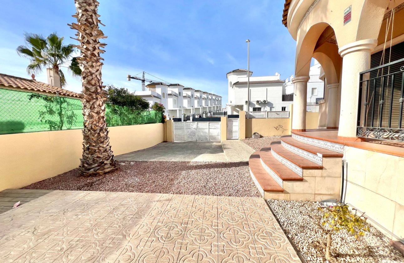 Resale - Detached Villa - La Marina