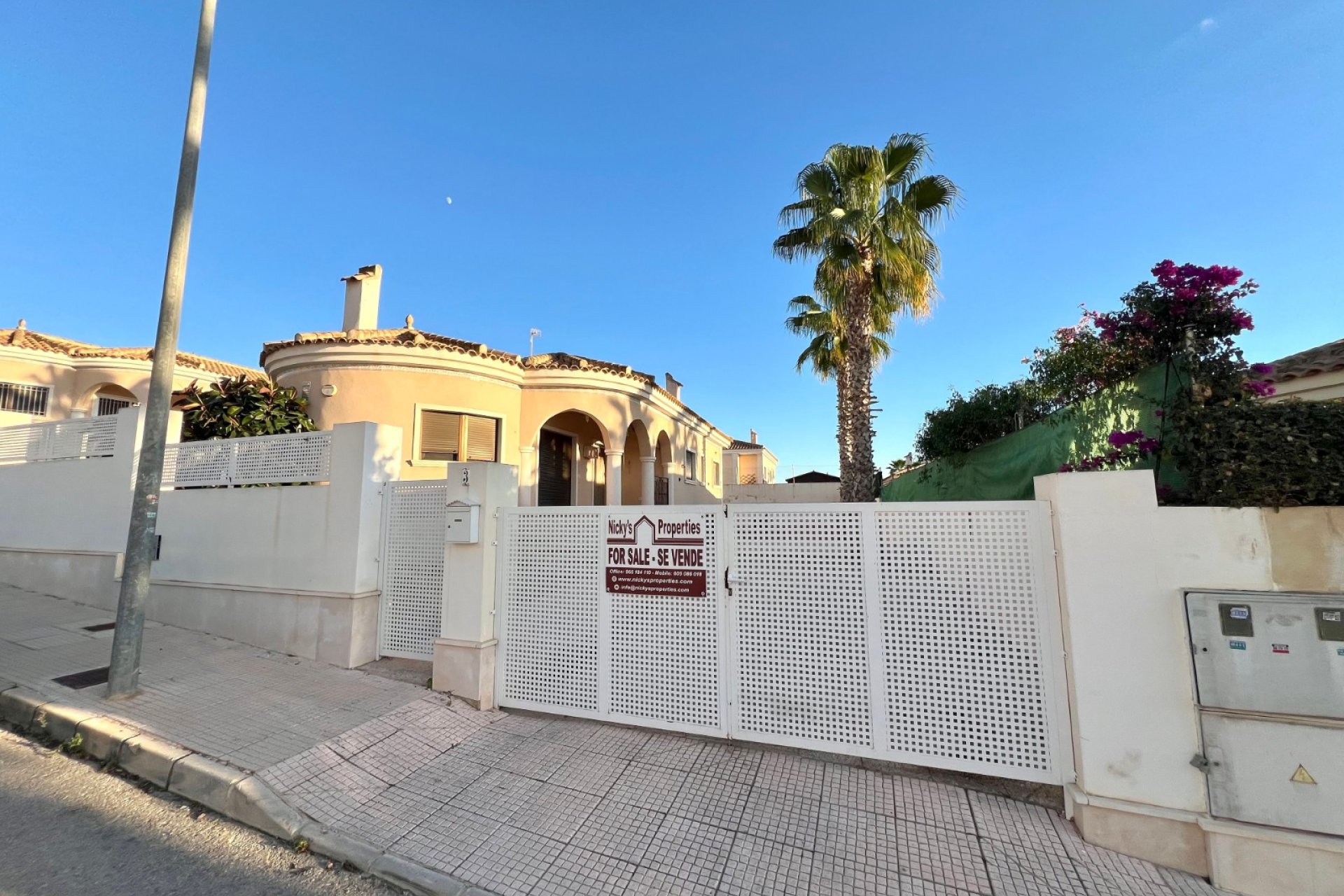 Resale - Detached Villa - La Marina