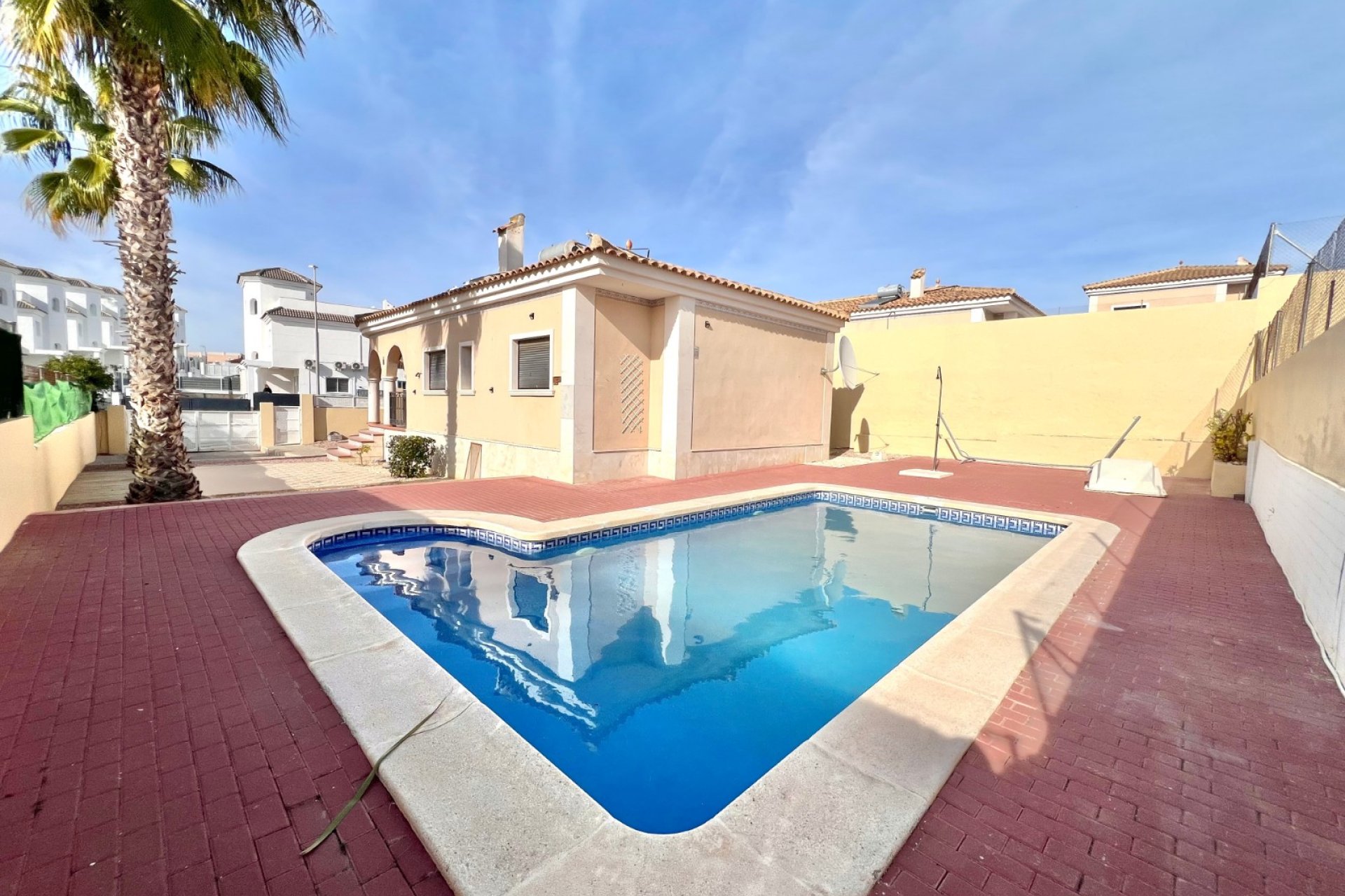 Resale - Detached Villa - La Marina