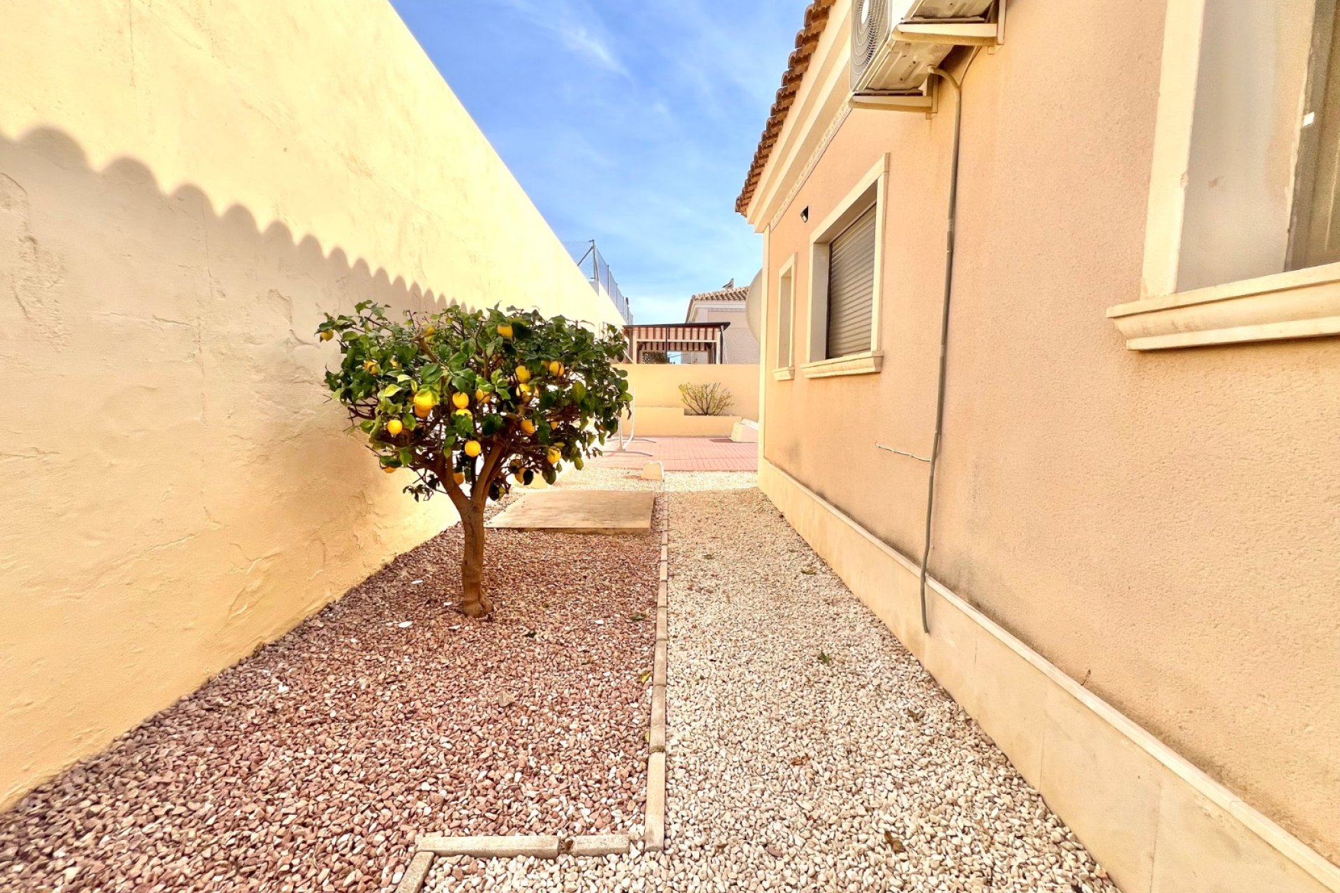 Resale - Detached Villa - La Marina