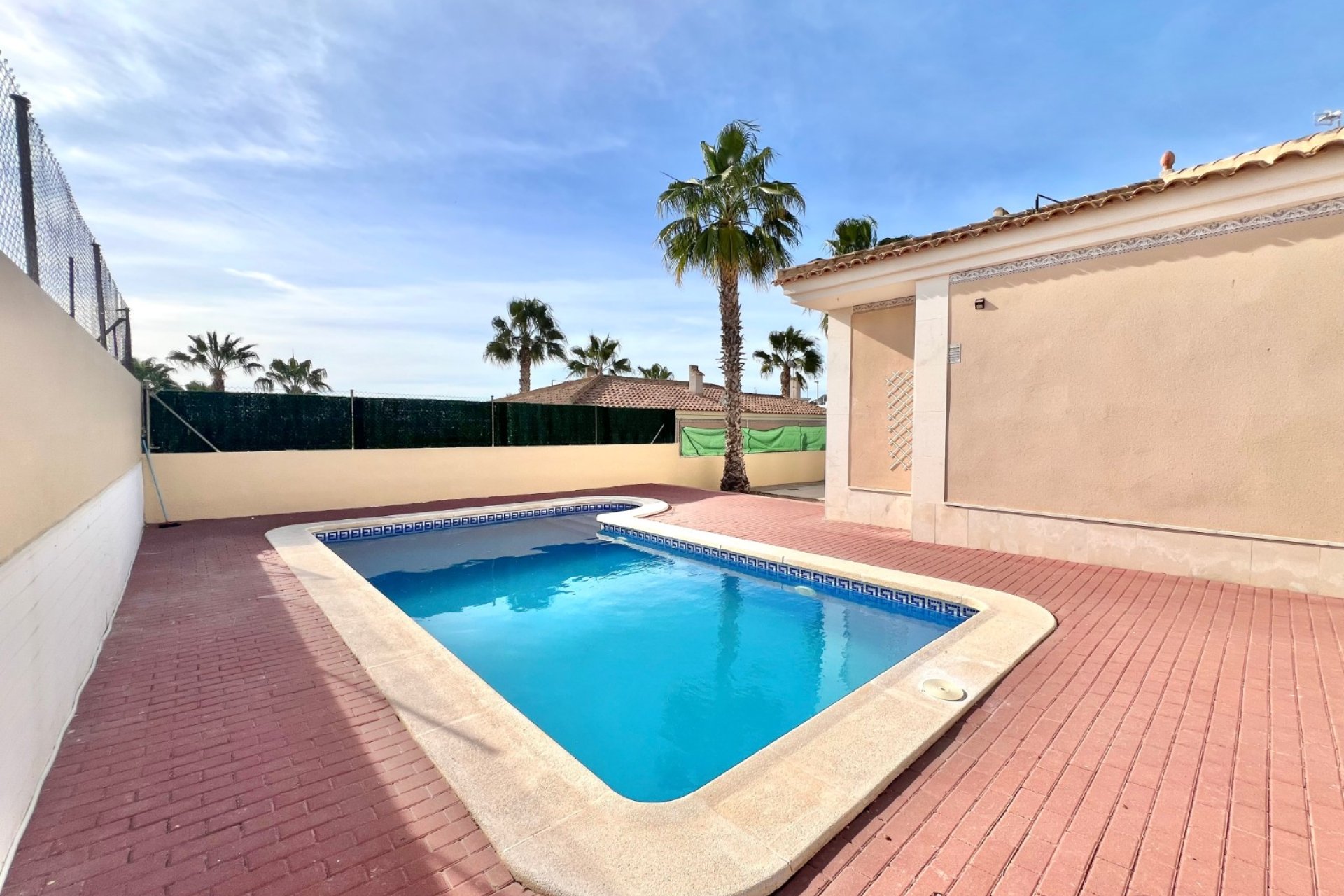 Resale - Detached Villa - La Marina