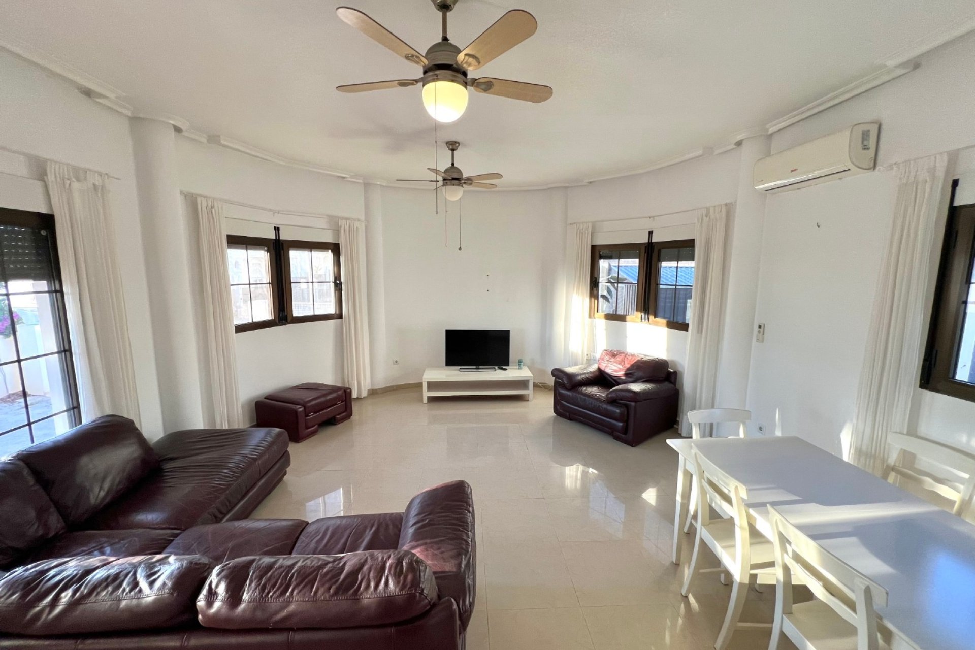 Resale - Detached Villa - La Marina