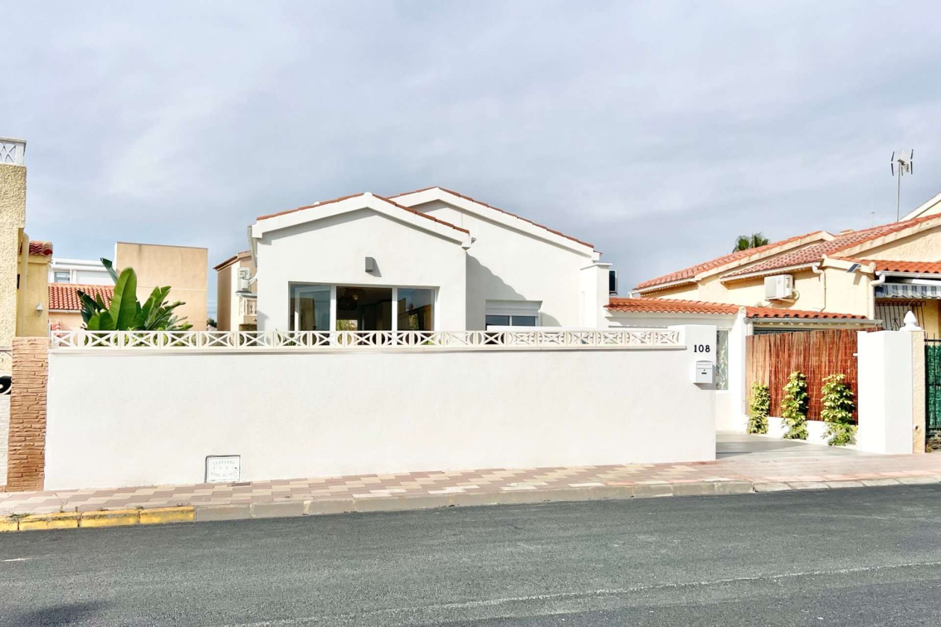 Resale - Detached Villa - La Marina