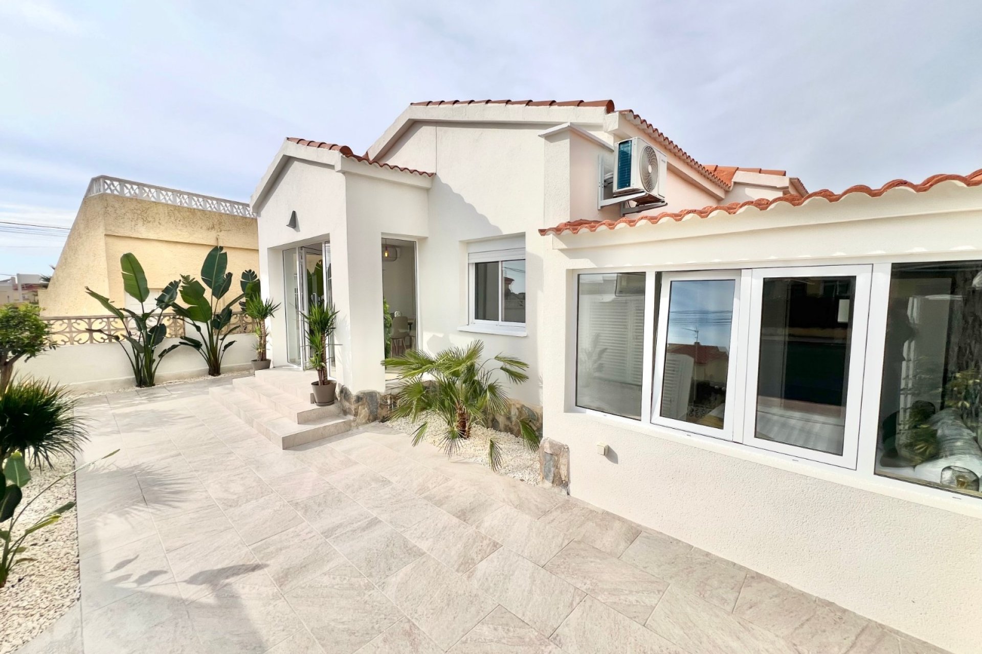 Resale - Detached Villa - La Marina