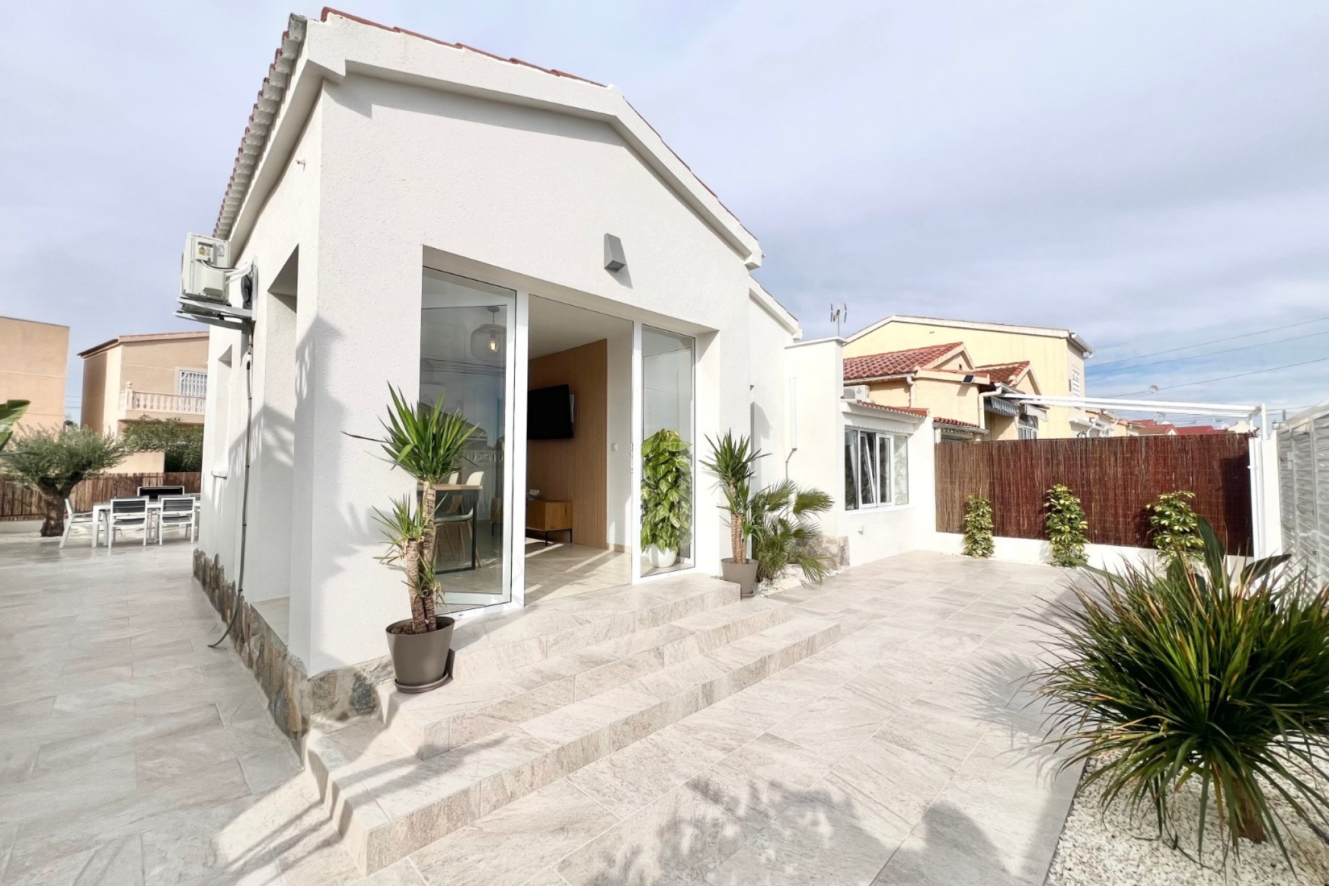 Resale - Detached Villa - La Marina