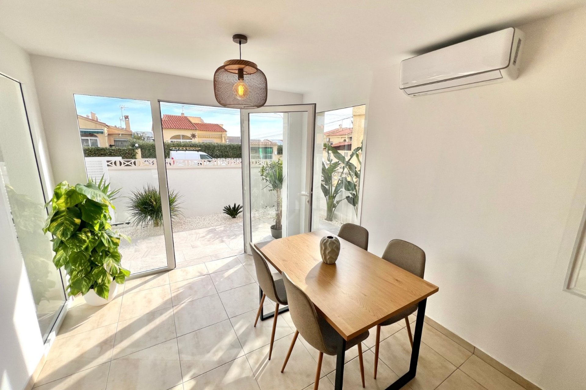 Resale - Detached Villa - La Marina