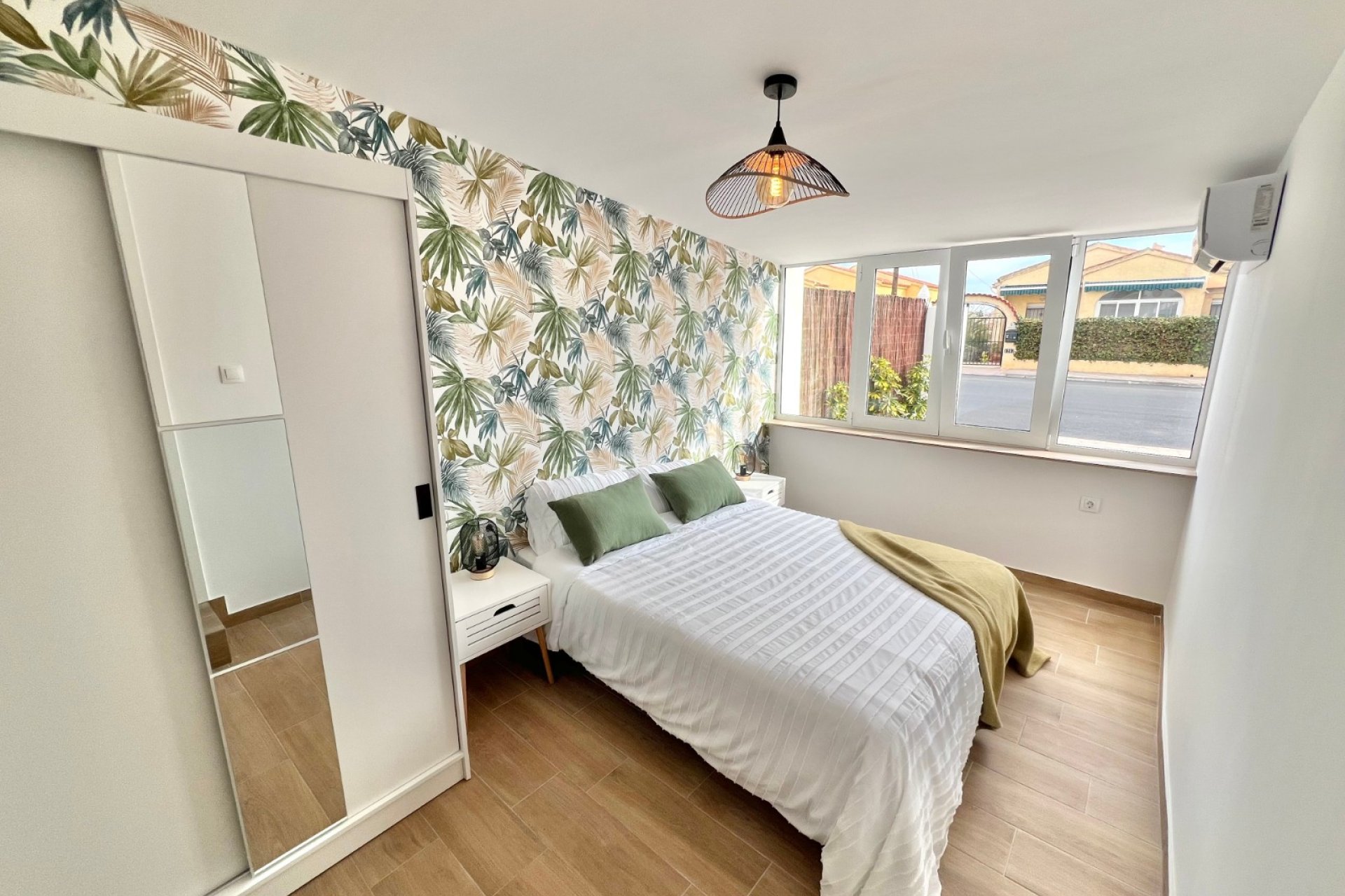 Resale - Detached Villa - La Marina