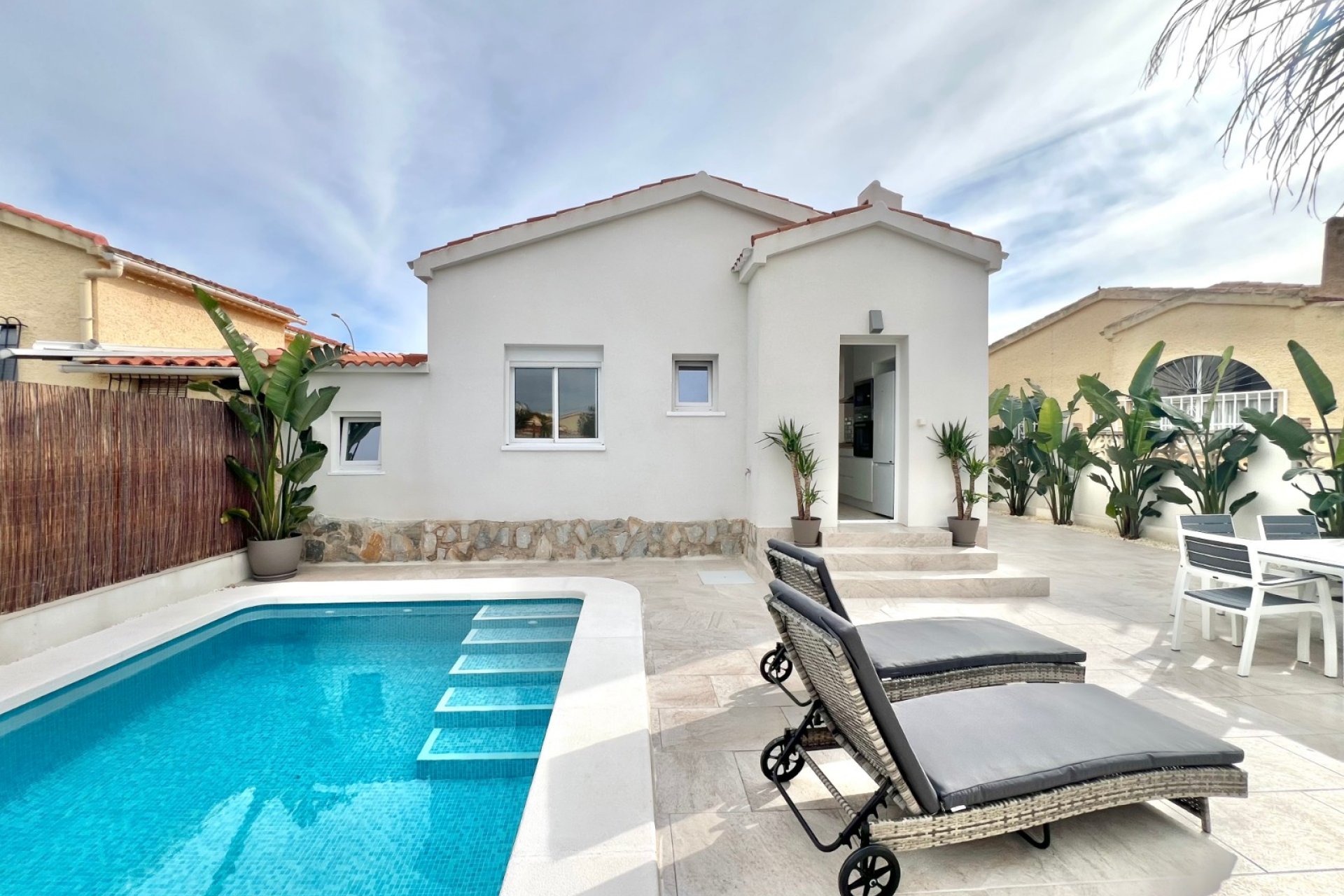Resale - Detached Villa - La Marina
