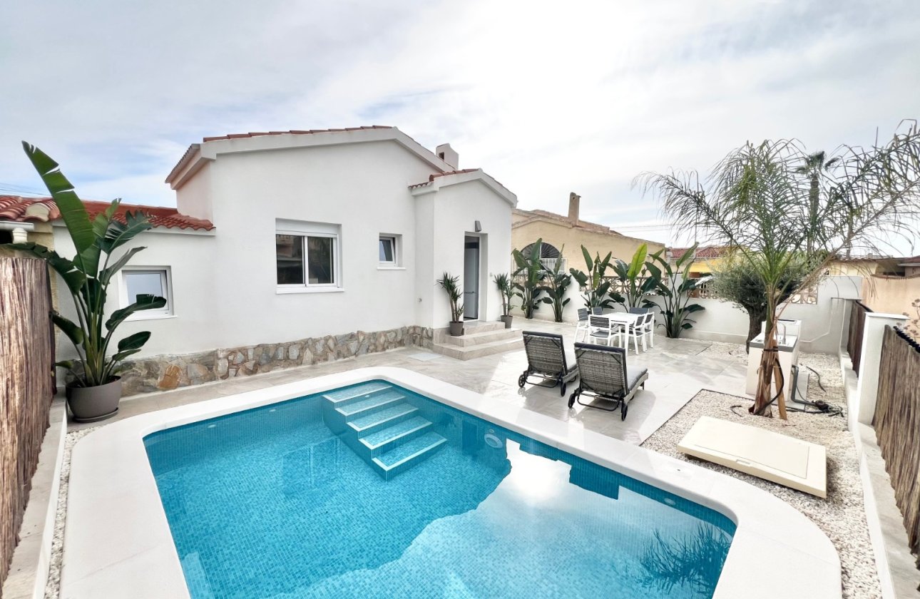 Resale - Detached Villa - La Marina