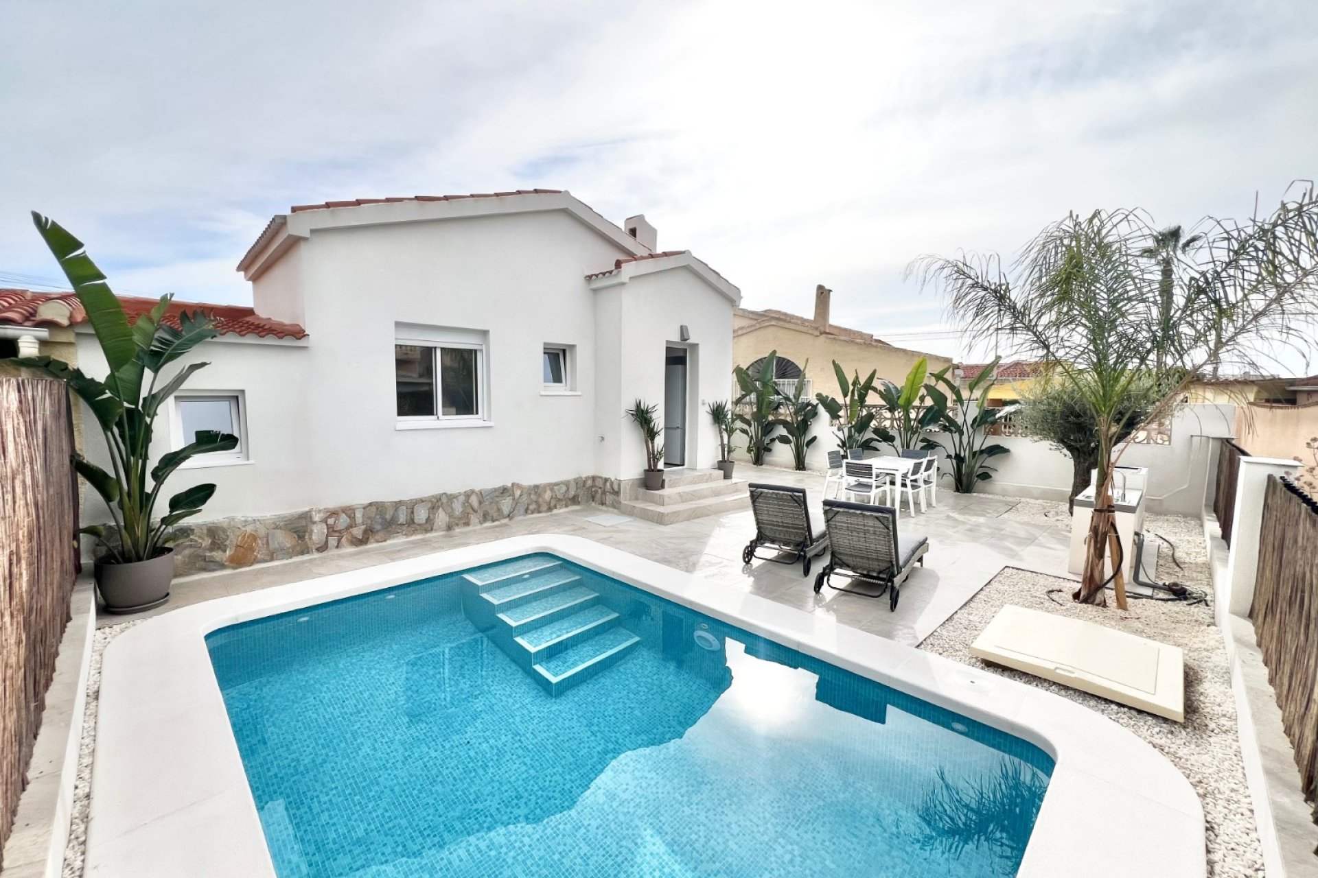 Resale - Detached Villa - La Marina